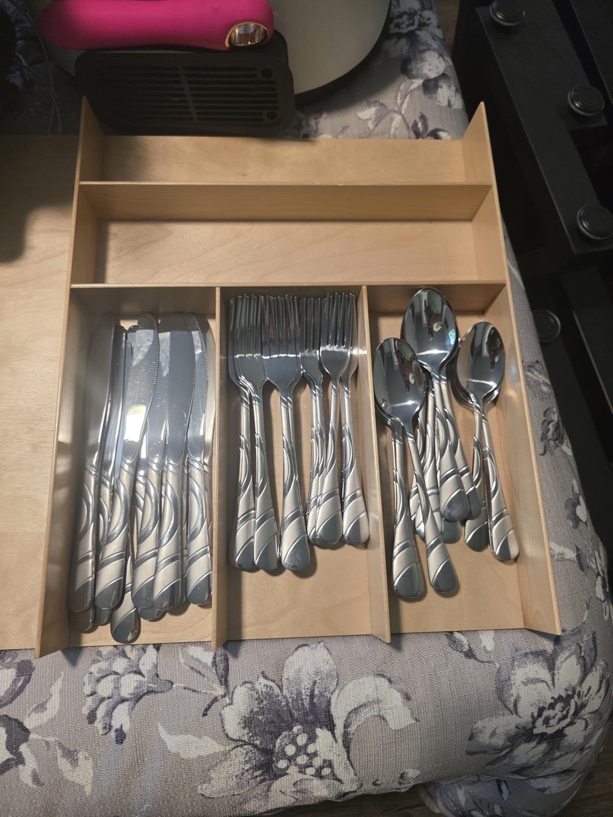 Black Silverware Set for 8, 18/0 Stainless Steel 40-Piece Frosted & Mirror Finish Flatware Set, Modern Cutlery Set for Wedding Restaurant Housewarming Party Event Serving For 8 Customer Review Black Silverware Set for 8, 18/0 Stainless Steel 40-Piece Frosted & Mirror Finish Flatware Set, Modern Cutlery Set for Wedding Restaurant Housewarming Party Event Serving For 8 - Customer Photo 1