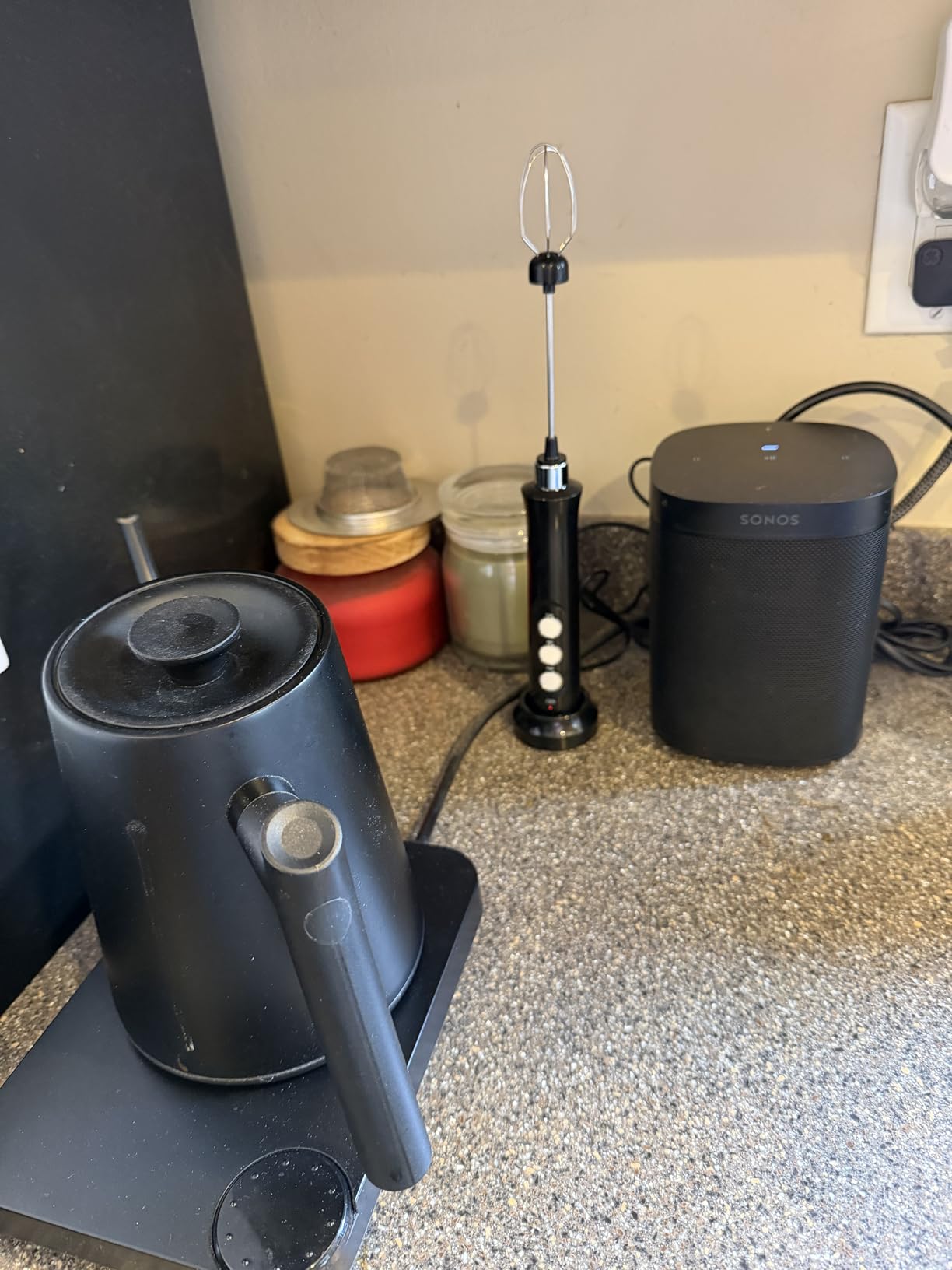 Rechargeable Milk Frother Handheld with 3 Detachable Stainless Steel Whisks, 3 Speed Adjustable Electric Whisk Foam Maker, Handheld Drink Mixer, Frother Wand for Coffee, with Storage and Charging Base Customer Review Rechargeable Milk Frother Handheld with 3 Detachable Stainless Steel Whisks, 3 Speed Adjustable Electric Whisk Foam Maker, Handheld Drink Mixer, Frother Wand for Coffee, with Storage and Charging Base - Customer Photo 1