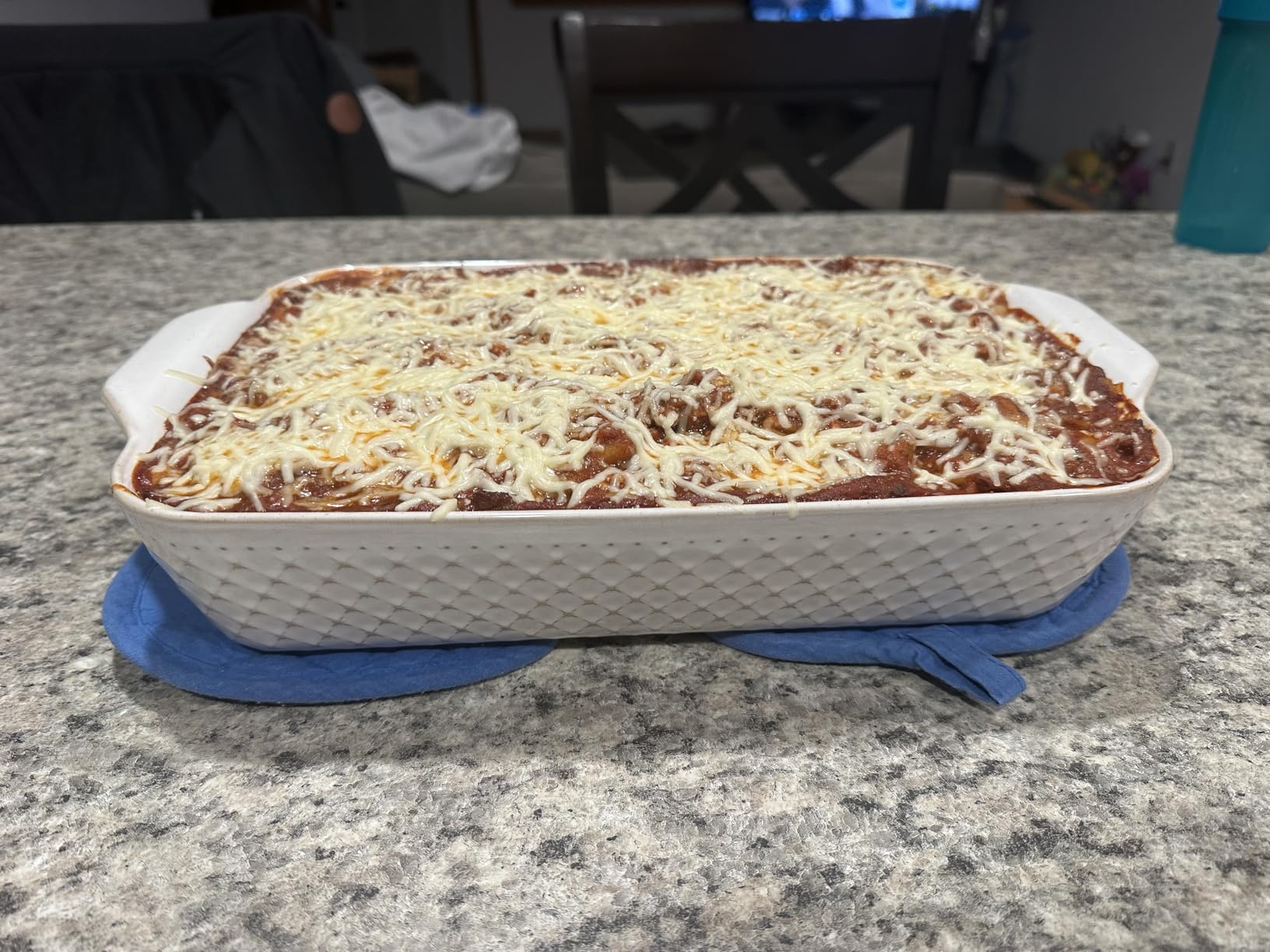 DOWAN 9x13 Deep Lasagna Baking Dish, Ceramic Casserole Dish for Oven, 4 Quarts Embossed Baking Pan with Handles, Oven Safe Bakeware for Roasting, Desserts, Durable & Giftable, Arctic White Customer Review DOWAN 9x13 Deep Lasagna Baking Dish, Ceramic Casserole Dish for Oven, 4 Quarts Embossed Baking Pan with Handles, Oven Safe Bakeware for Roasting, Desserts, Durable & Giftable, Arctic White - Customer Photo 1