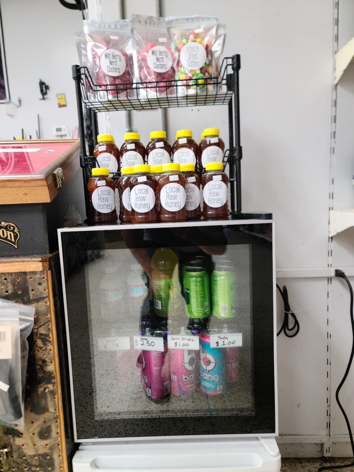 Frigidaire Beverage Fridge with Glass Door - Holds 87 Cans/24 Bottles Customer Review Frigidaire Beverage Fridge with Glass Door - Holds 87 Cans/24 Bottles - Customer Photo 2