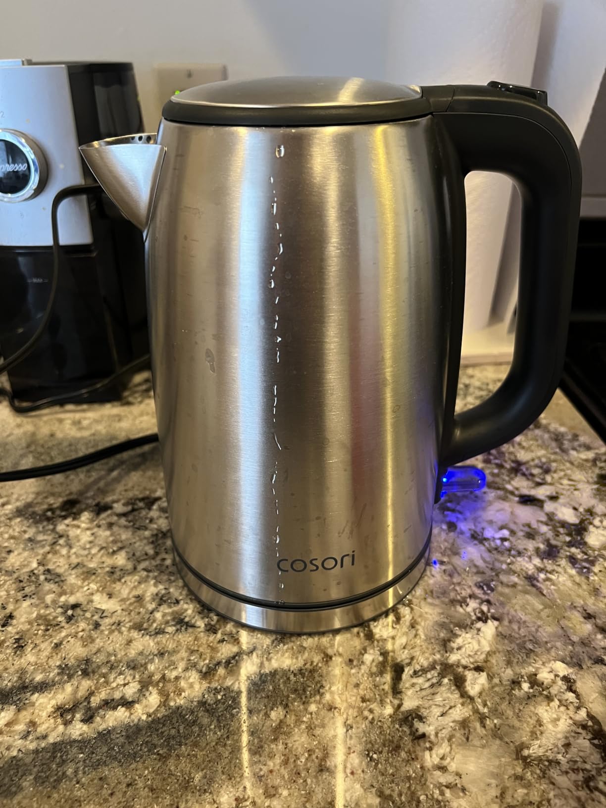 COSORI Electric Kettle, Plastic-Free Interior, 2 Lid Opening Angles, Easy to Clean, Automatic Shut Off & Boil-Dry Protection, Stainless Steel Tea Kettle, Hot Water Boiler & Heater, 1.7L, 1500W Customer Review COSORI Electric Kettle, Plastic-Free Interior, 2 Lid Opening Angles, Easy to Clean, Automatic Shut Off & Boil-Dry Protection, Stainless Steel Tea Kettle, Hot Water Boiler & Heater, 1.7L, 1500W - Customer Photo 1