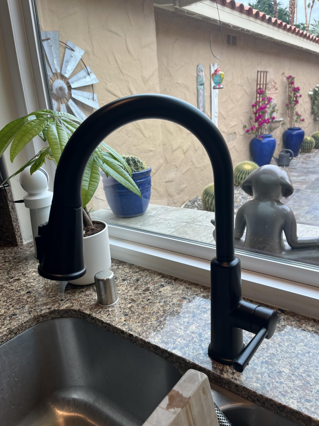 Delta Finnridge Brushed Nickel Kitchen Faucet with Pull Down Sprayer, Stainless 19730LF-SS - Customer Photo 1