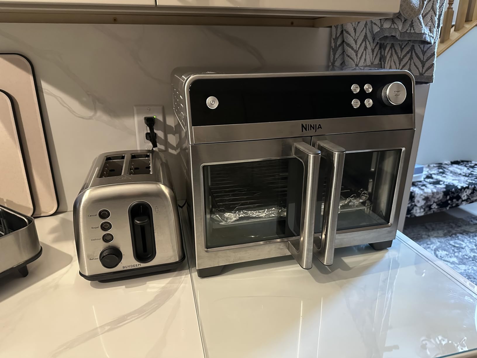 Ninja | French Door Premier | Air Fryer, Convection Oven, Toaster | 5-qt Air Fry Basket, Sheet Pan, Wire Rack, Broil Rack | PFAS-free Cooking Surface, Dishwasher-safe Accessories | FO101 (NEW) Customer Review Ninja | French Door Premier | Air Fryer, Convection Oven, Toaster | 5-qt Air Fry Basket, Sheet Pan, Wire Rack, Broil Rack | PFAS-free Cooking Surface, Dishwasher-safe Accessories | FO101 (NEW) - Customer Photo 1