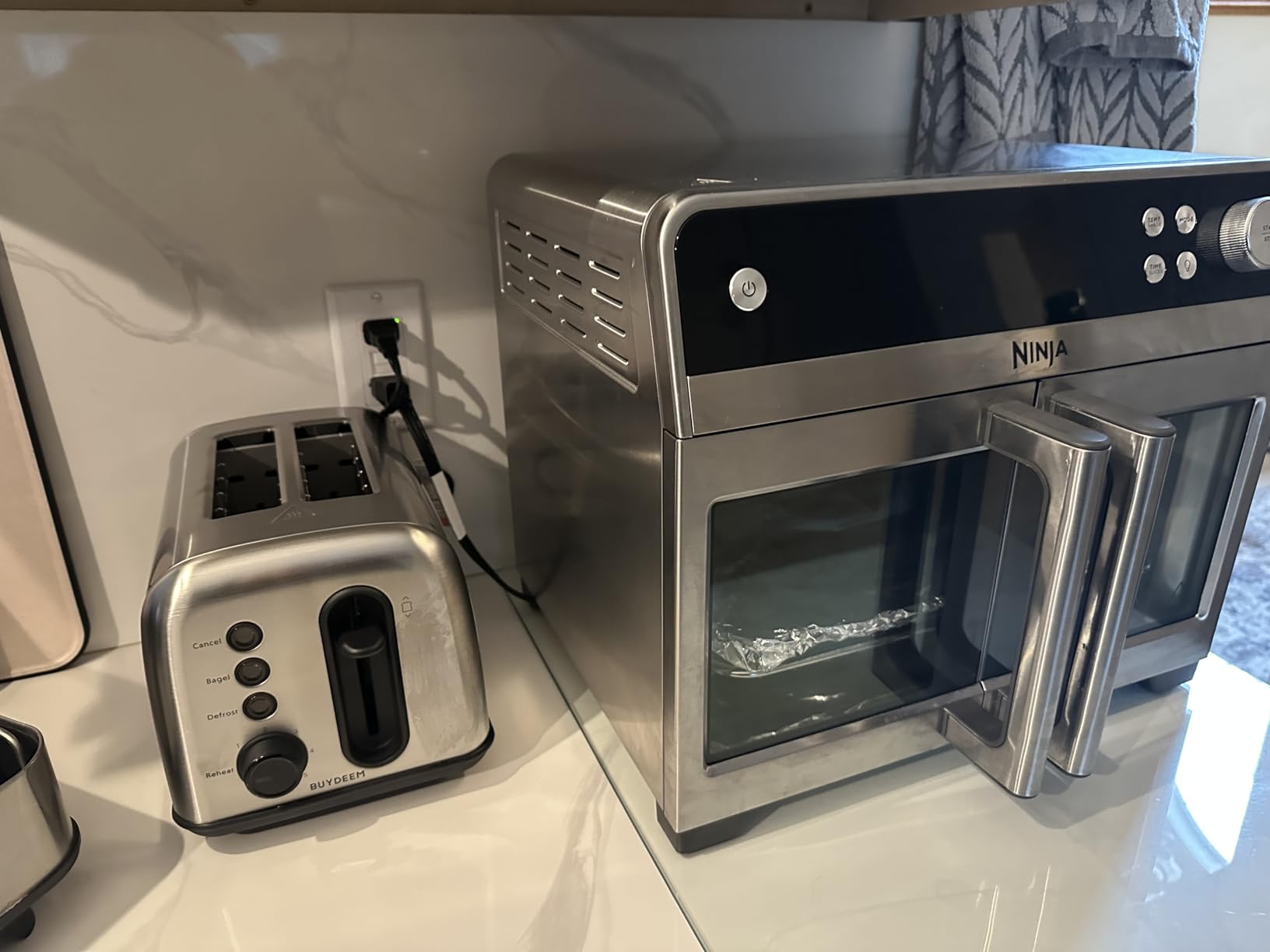 Ninja | French Door Premier | Air Fryer, Convection Oven, Toaster | 5-qt Air Fry Basket, Sheet Pan, Wire Rack, Broil Rack | PFAS-free Cooking Surface, Dishwasher-safe Accessories | FO101 (NEW) customer photo 1