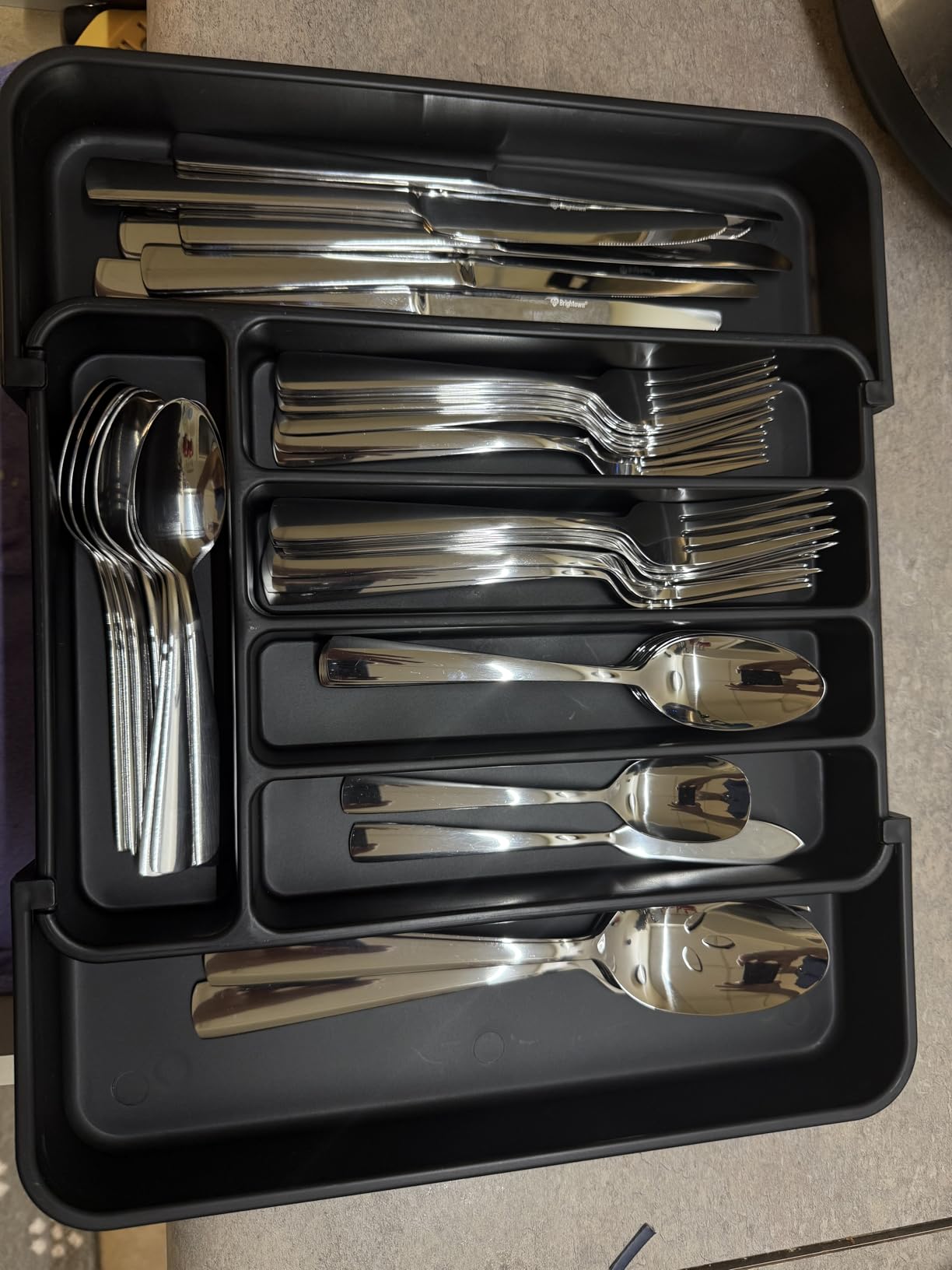 Black Silverware Set, 45-Piece Flatware Set Service for 8, Durable Stainless Steel, Mirror Polished Tableware Eating Cutlery Set, Kitchen Utensils Set with Steak Knives, Dishwasher Safe Customer Review Black Silverware Set, 45-Piece Flatware Set Service for 8, Durable Stainless Steel, Mirror Polished Tableware Eating Cutlery Set, Kitchen Utensils Set with Steak Knives, Dishwasher Safe - Customer Photo 2
