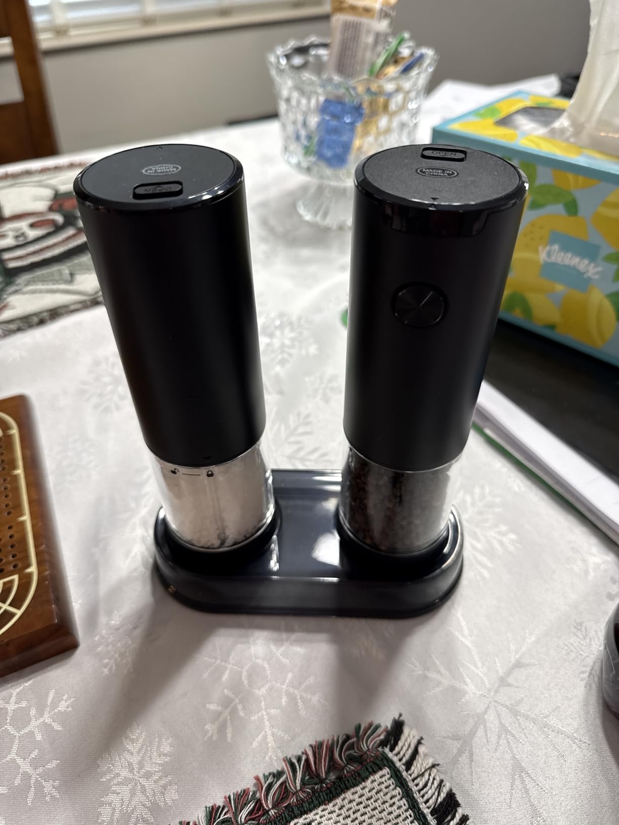 Salt and Pepper Grinder Set- Automatic Battery Pepper Mill Shakers Gifts for Men Dad, Adjustable Coarseness Upgraded Larger Capacity with Led Kitchen Essentials for New Home Housewarming - Customer Photo 1