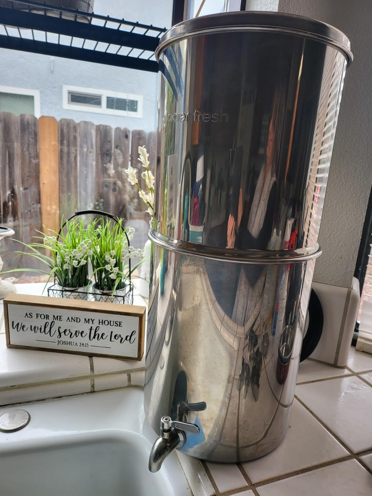 GLACIER FRESH 2.25G Stainless Steel Countertop Water Filtration System, Gravity-Fed with Elarisey Filtration Technology, Reduces Heavy Metals, PFOA & PFOS, and Meets SGS Standards Customer Review GLACIER FRESH 2.25G Stainless Steel Countertop Water Filtration System, Gravity-Fed with Elarisey Filtration Technology, Reduces Heavy Metals, PFOA & PFOS, and Meets SGS Standards - Customer Photo 1