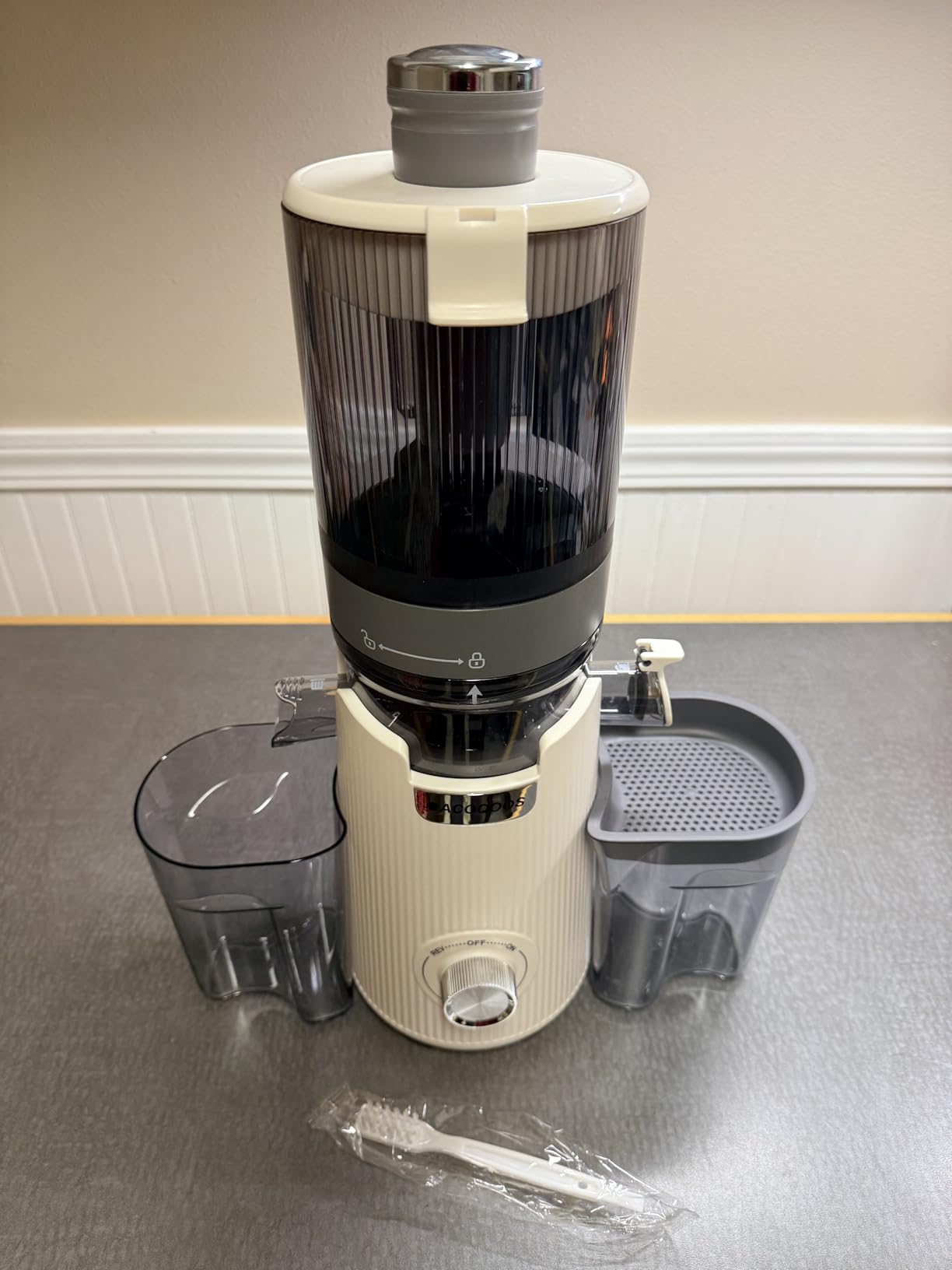 Cold Press Juicer, Auto Feed & Pre-cut, 55 RPM Slow Masticating High Juice Yield Juicer Machines, Easy to Clean, 5.3 Cold Press Juicer, Auto Feed & Pre-cut, 55 RPM Slow Masticating High Juice Yield Juicer Machines, Easy to Clean, 5.3