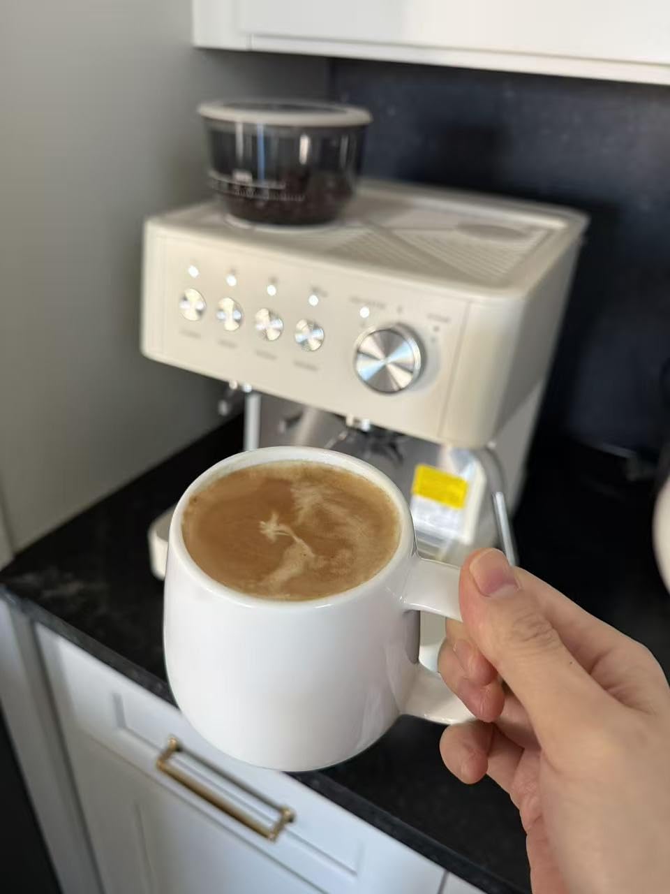 20 Bar Espresso Machine with Built-in Anti-Clog Coffee Grinder,Expresso Coffee Machines with Milk Steam Wand/Frother/Tamping Tools,Espresso Maker with Grinder for Lattes-White - Customer Photo 3
