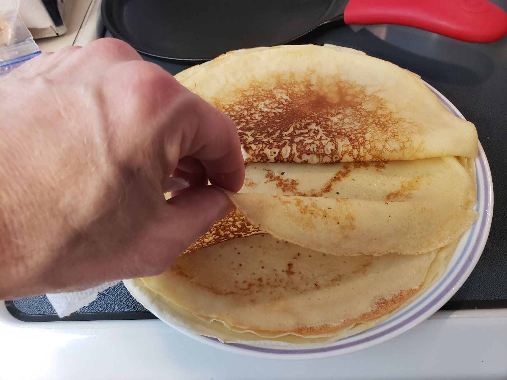 Lodge Round Seasoned Cast Iron Griddle 10.5 Inches customer photo 2
