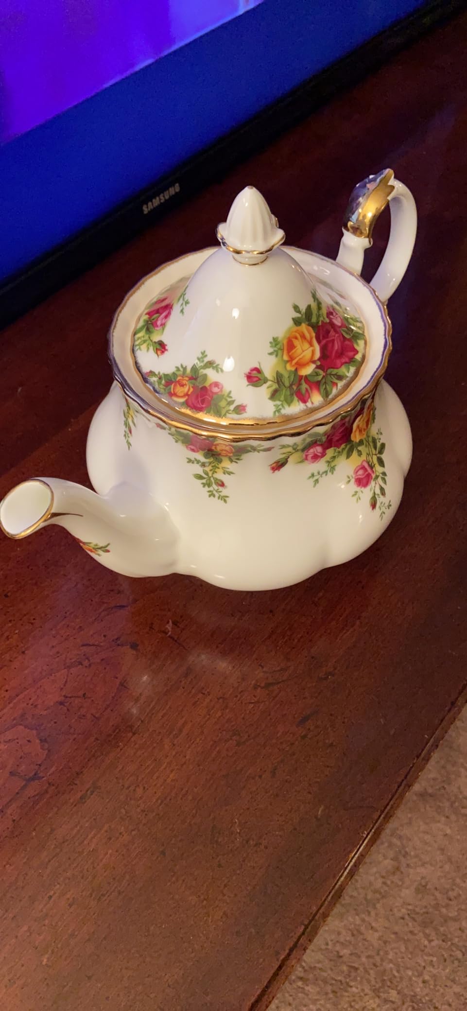 Royal Albert Old Country Roses Teacup & Saucer Set customer photo 2