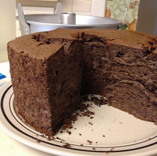 Wilton 10 Inch Angel Food Tube Cake Pan, Even Heating Aluminum Bakeware for Cakes, Made without PFAS, Packaging May Vary customer photo 2