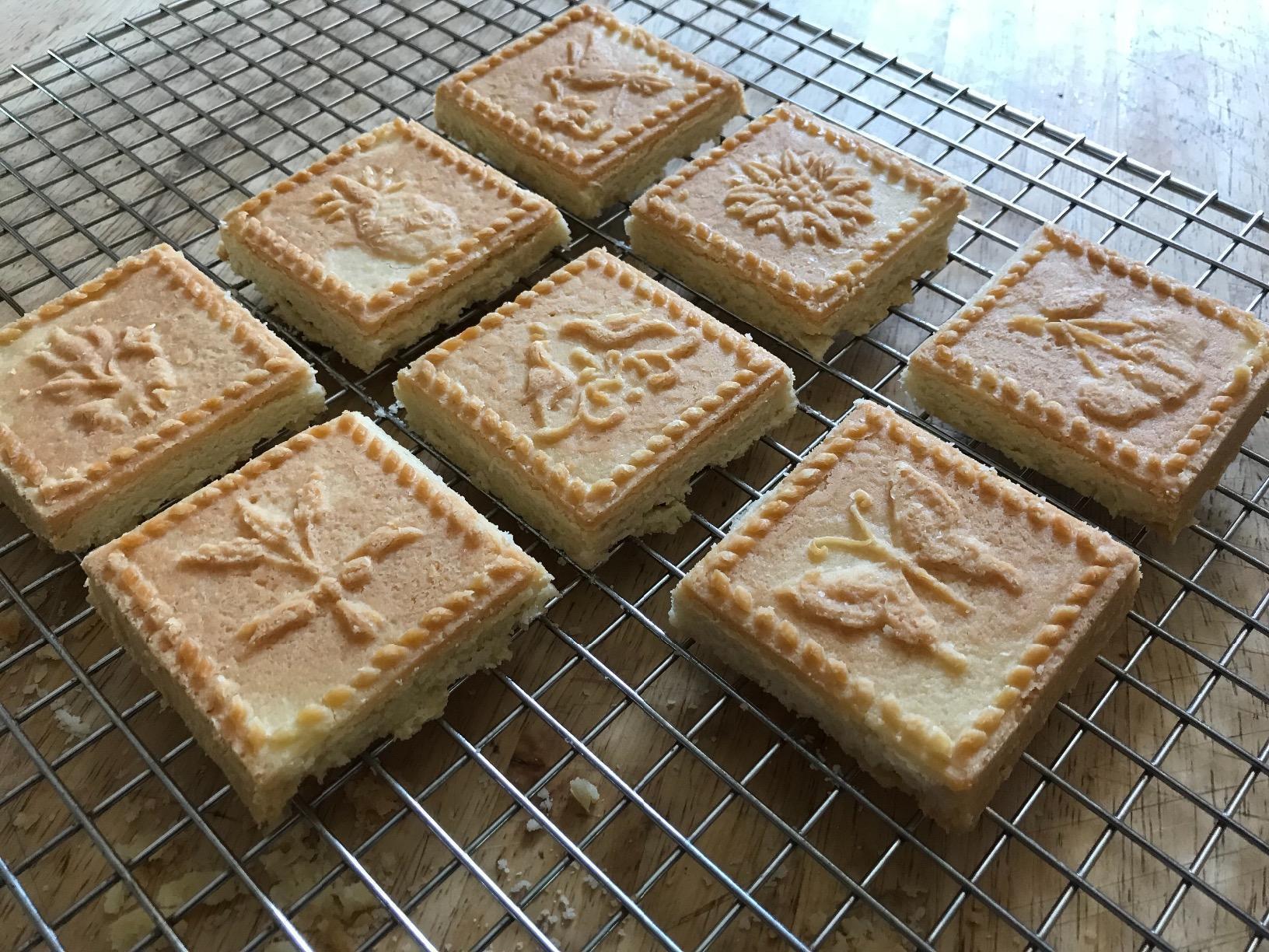 Nordic Ware Cast Aluminum English Shortbread Pan customer photo 2