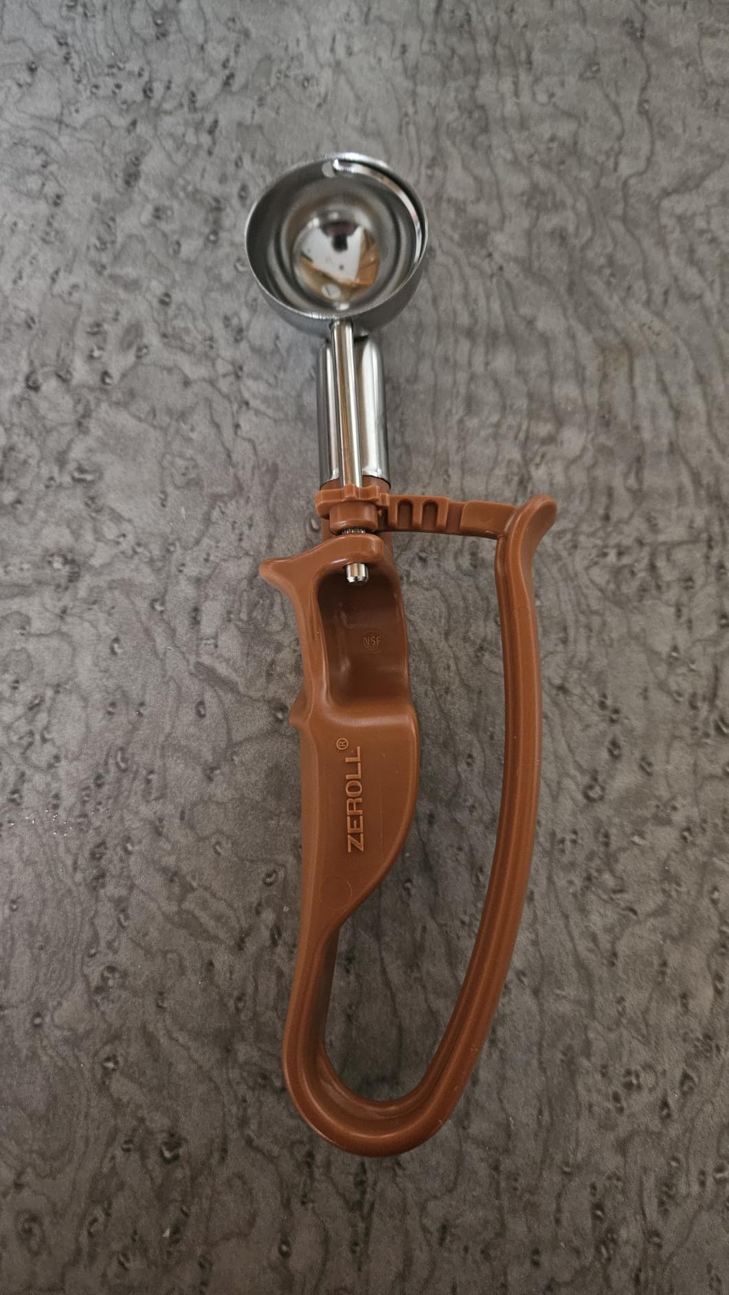 Zeroll 2050 Universal Standard Length EZ Disher Food Portion Control Scoop Designed for Right or Left Hand Use Dishwasher Safe NSF Approved, 1 1/2-Inch, Rust customer photo 2