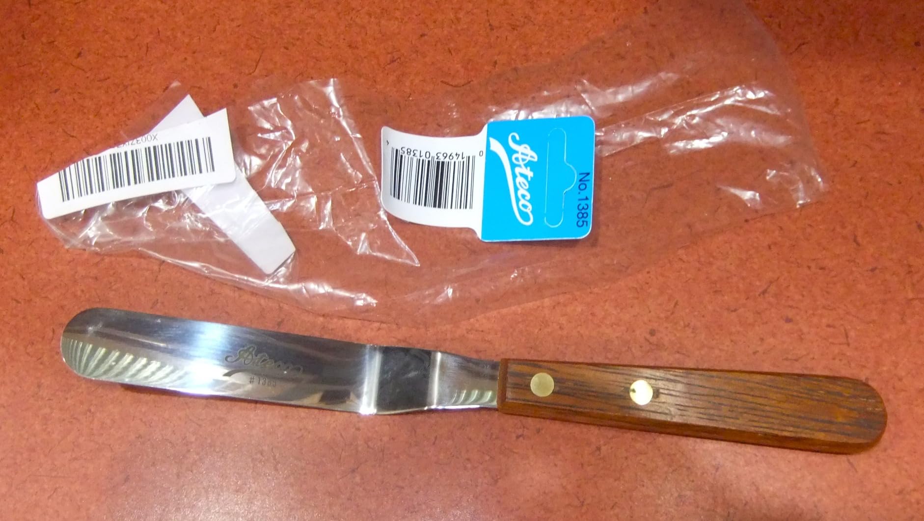 Ateco 1385 Offset Spatula with 4.5-Inch Stainless Steel Blade, Wood Handle, 4.5 Inch, natural customer photo 2