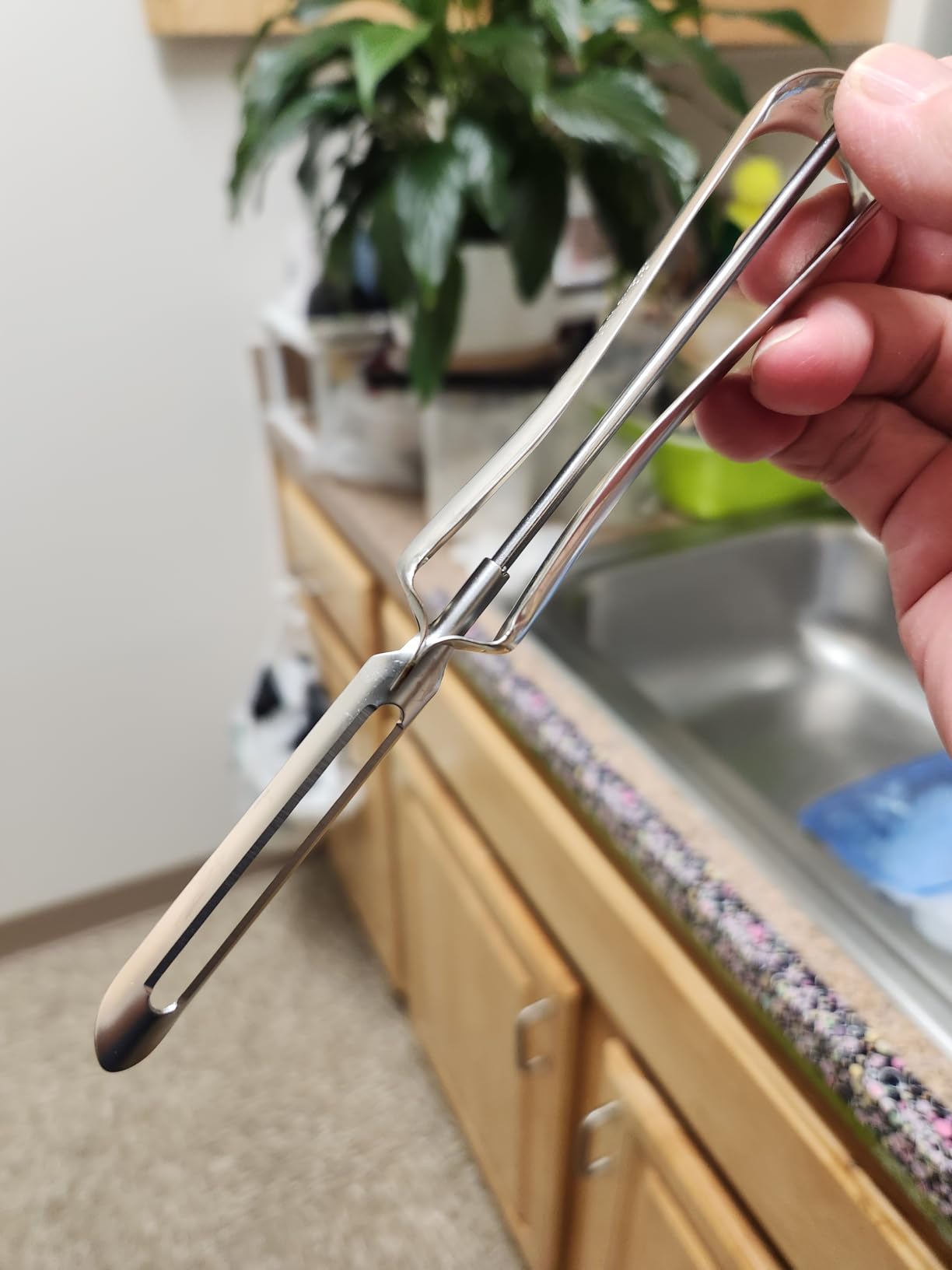 Linden Sweden Original Jonas Vegetable Peeler - Rust Resistant Silver Carrot and Potato Peeler with Ergonomic Handle for Safety and Control - Dishwasher Safe and Compact - Made In Sweden - 6.5in customer photo 1