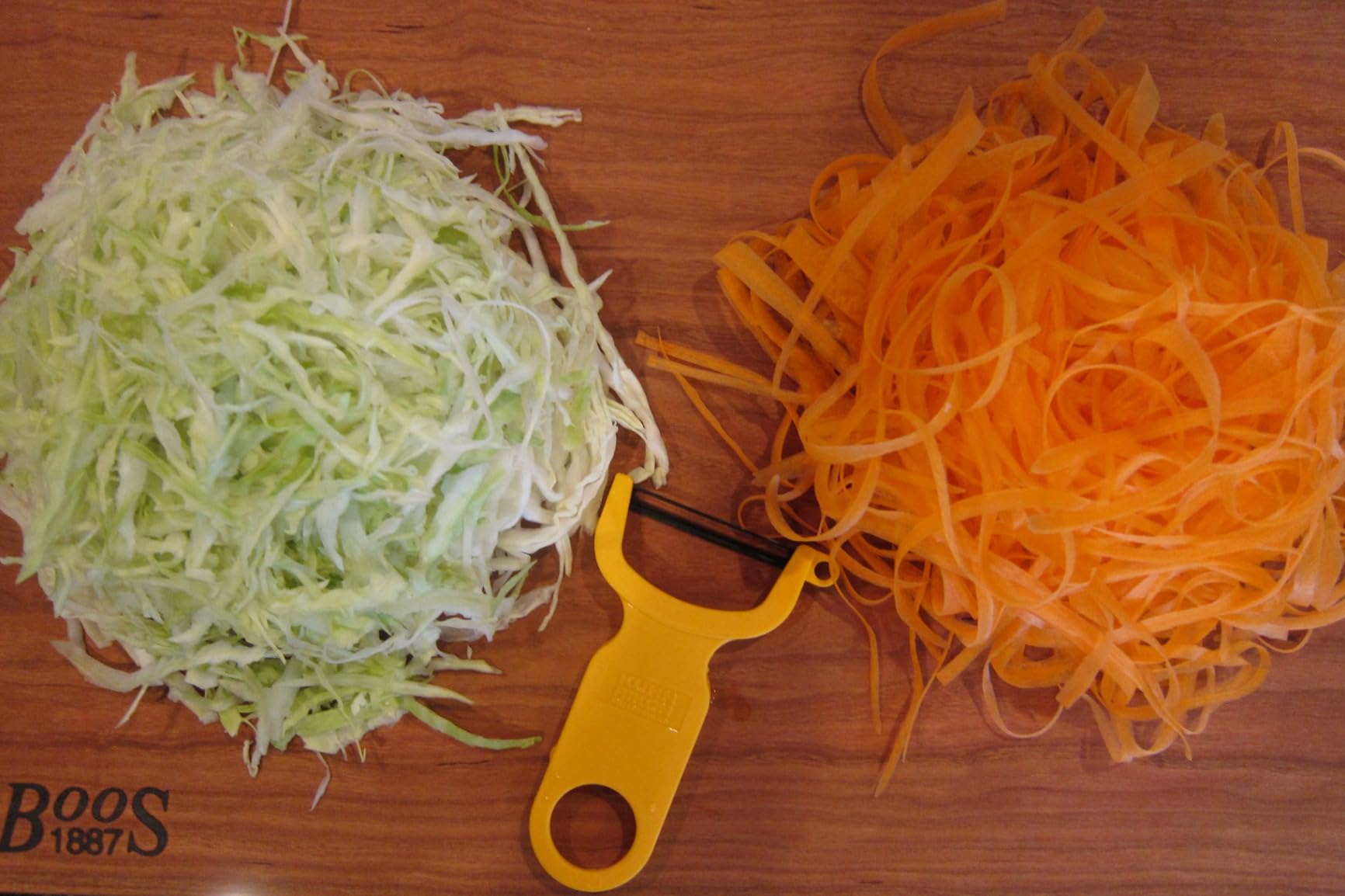 Kuhn Rikon Original Swiss Peeler 3-Pack Red/Green/Yellow customer photo 1