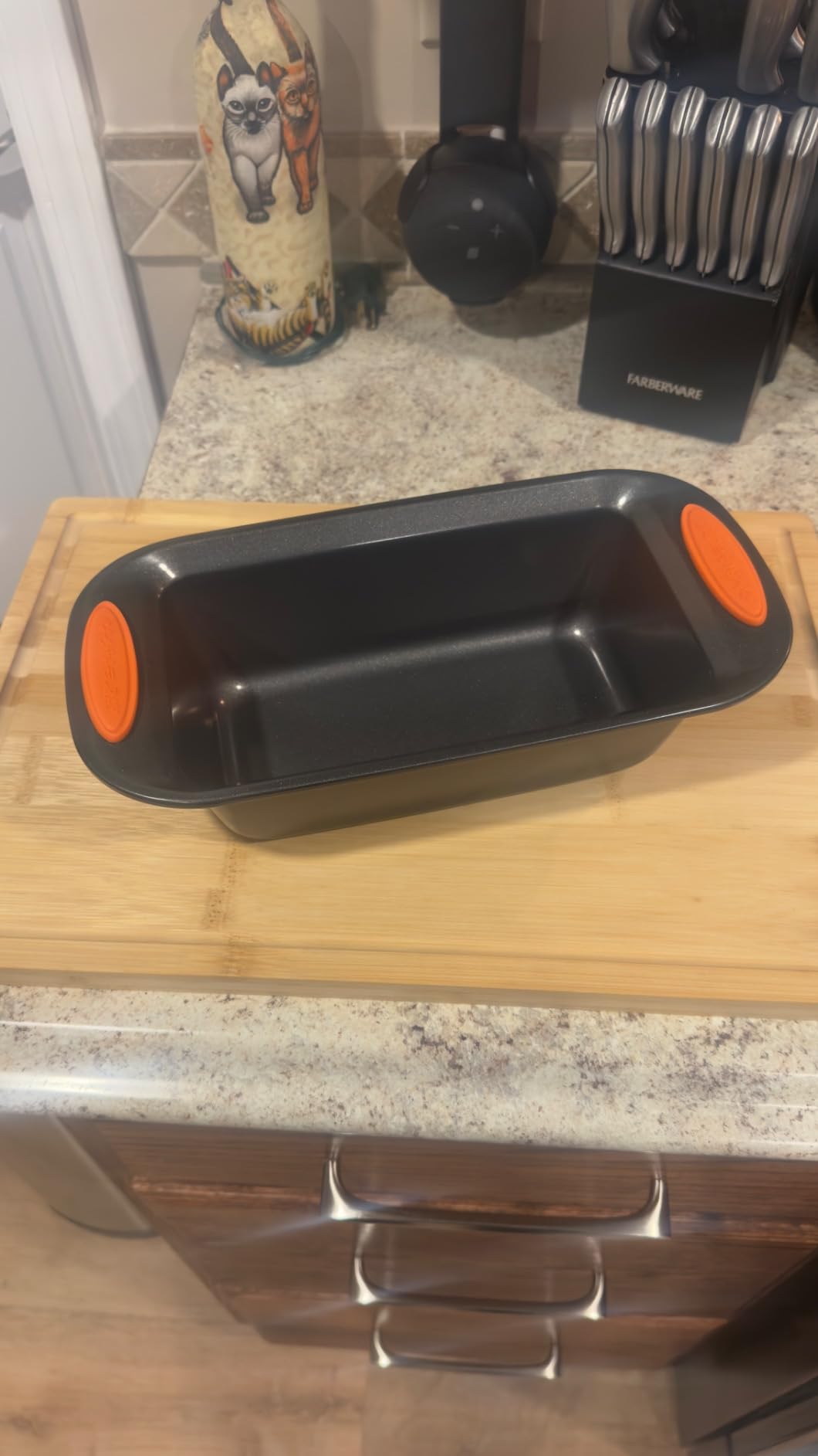 Rachael Ray Yum-o! Bakeware Oven Lovin' Nonstick Loaf Pan, 9-Inch by 5-Inch Steel Pan, Gray with Orange Handles customer photo 2