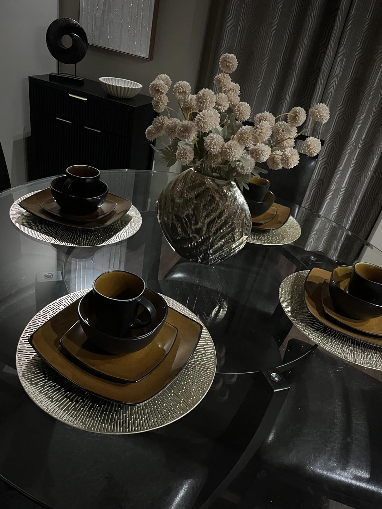 Gibson Elite Soho Lounge Square 16-Piece Dinnerware Set, Service for 4, Reactive Glaze Stoneware Plates and Bowls, Modern Dishes, Microwave & Dishwasher Safe - Red and Black customer photo 1