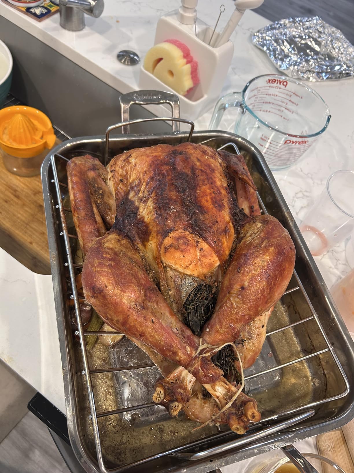 Cuisinart 16-Inch Roasting Pan, Induction Compatible Premium Rectangular Roaster Pan With Rack, Stainless Steel Roasting Pan with Rack, Large Capacity, Dishwasher Safe customer photo 2