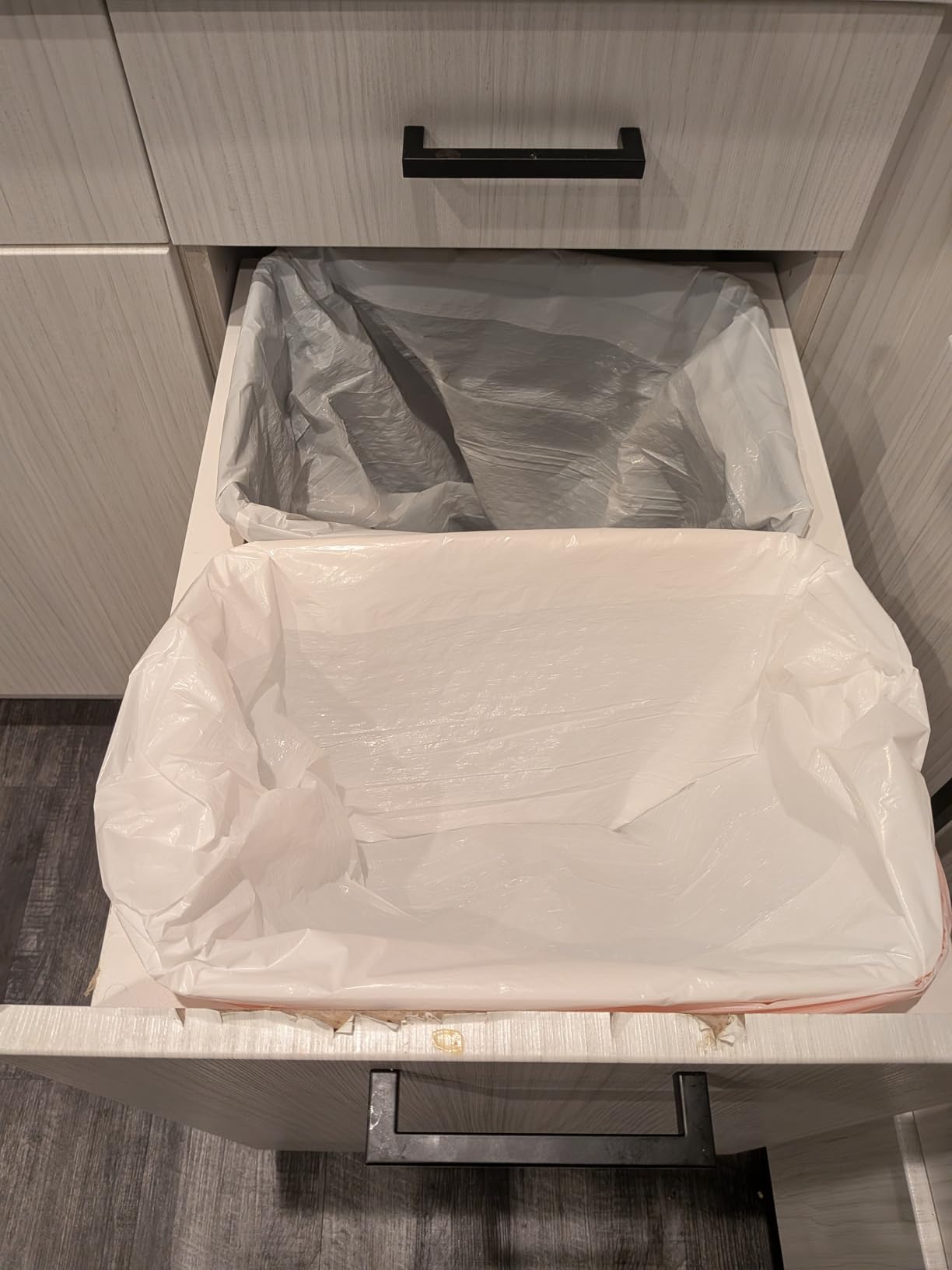 Rubbermaid Small Kitchen Bathroom Trash Can, 9 Gallons, White, Waste Basket for Under Counter/Kitchen/Office/Bedroom/Bathroom customer photo 2