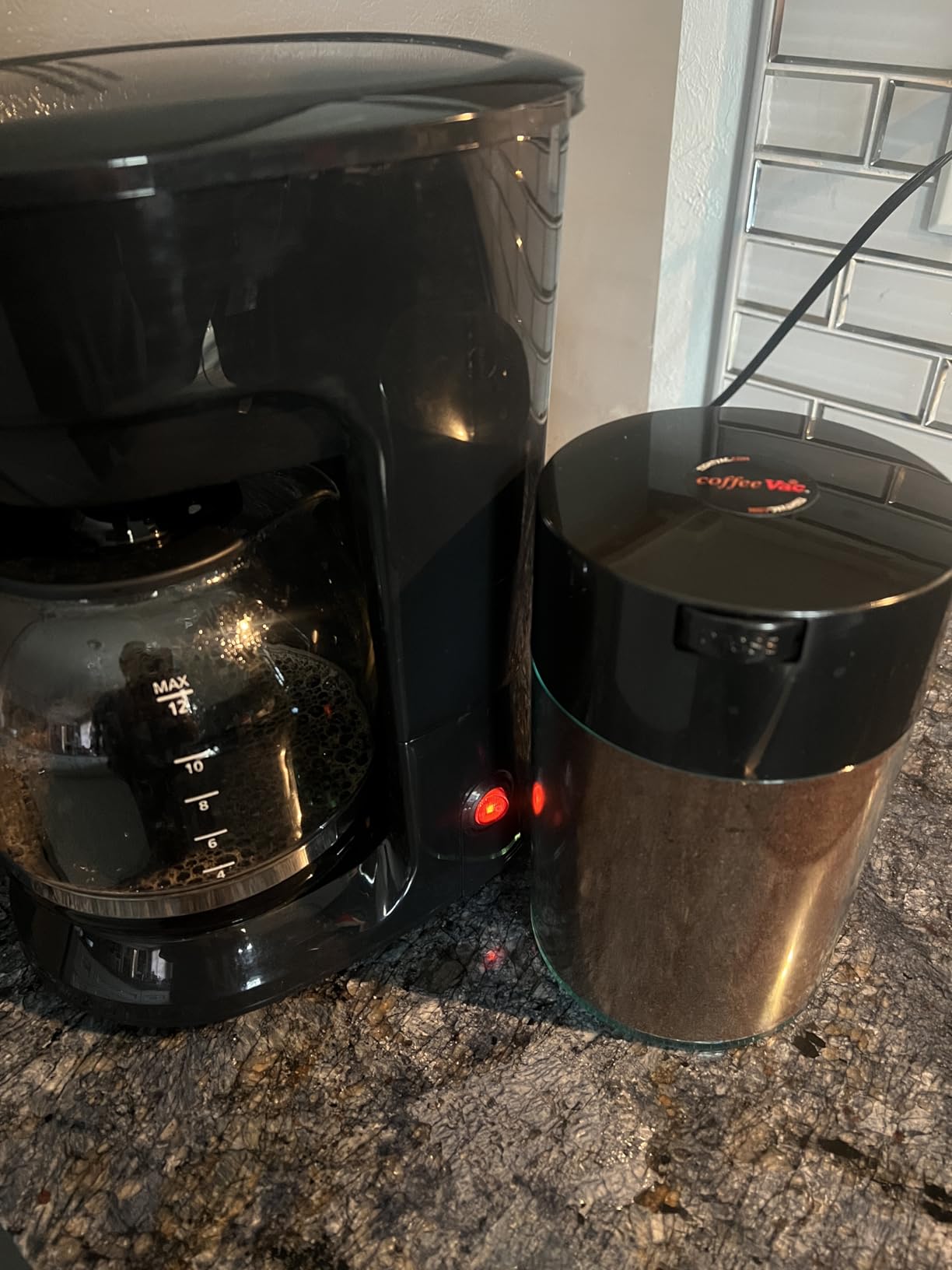 COFFEEVAC 1LB Patented Airtight Multi-use Vacuum Works as Smell Proof Ground Coffee Bean Containers. Black Cap and Body, 1.85-Liter/1.6-Quart customer photo 1