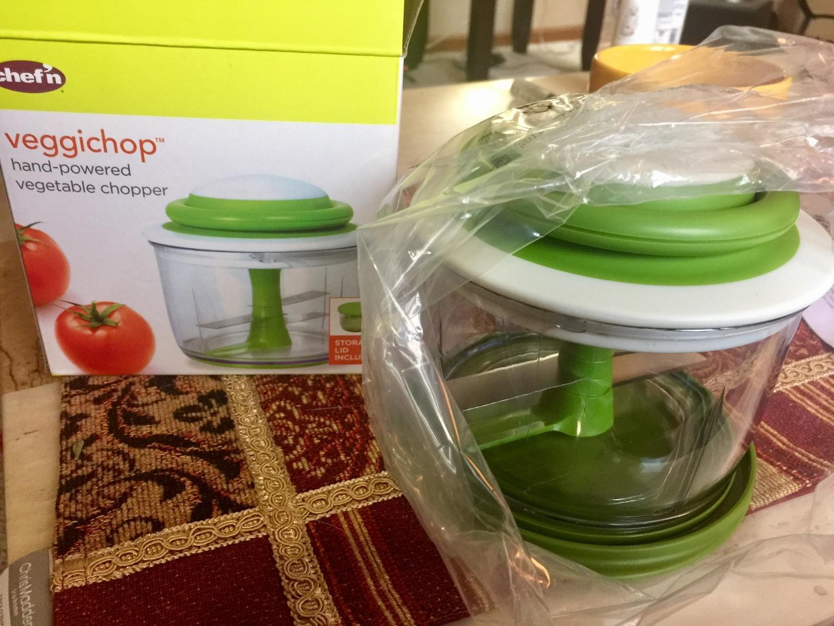Chef'n VeggiChop Hand-Powered Food Chopper (Arugula), 5.5