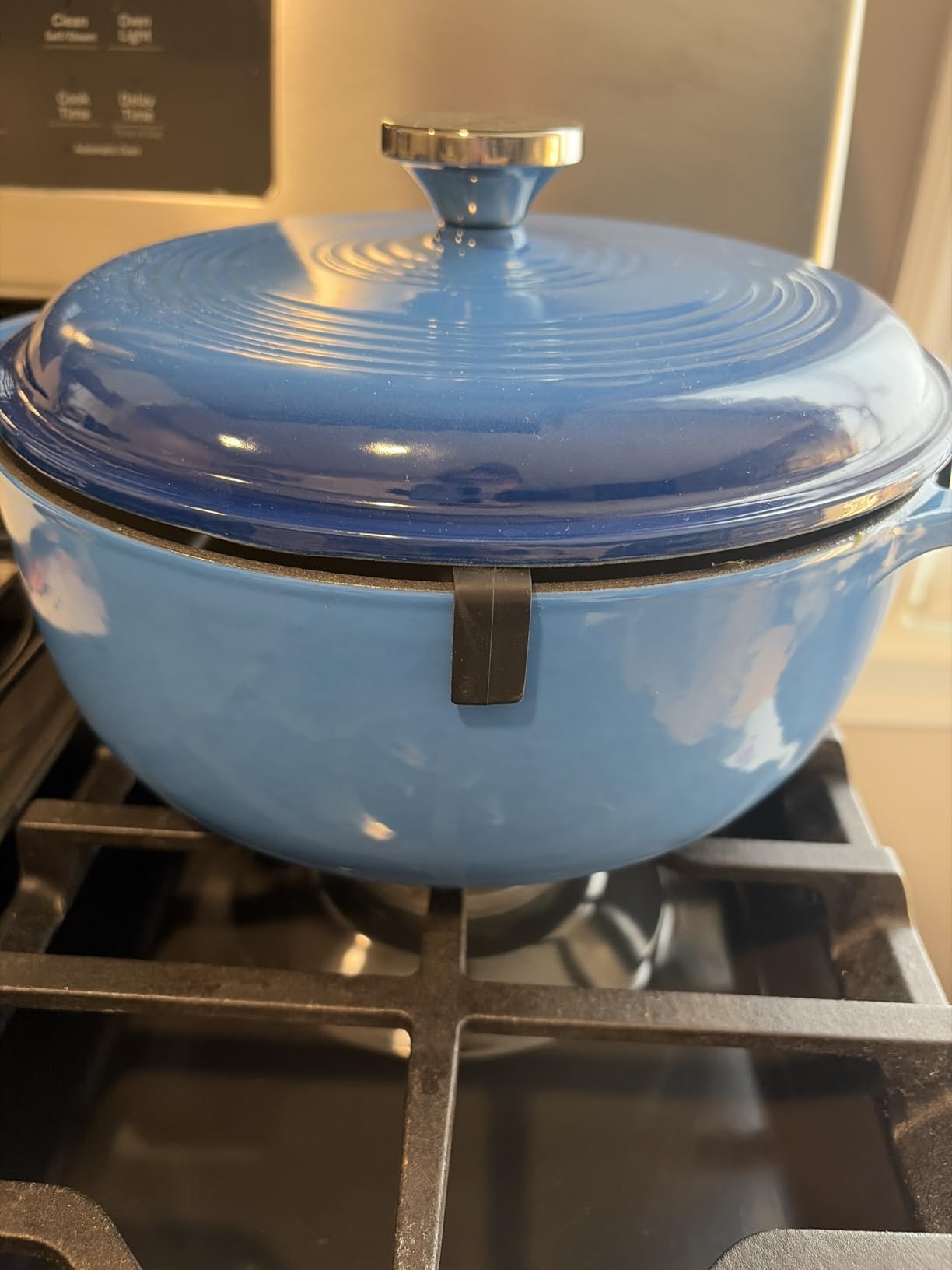 Lodge 4.5 Quart Enameled Cast Iron Dutch Oven with Lid - Dual Handles - Oven Safe up to 500° F or on Stovetop - Use to Marinate, Cook, Bake, Refrigerate and Serve - Island Spice Red customer photo 2