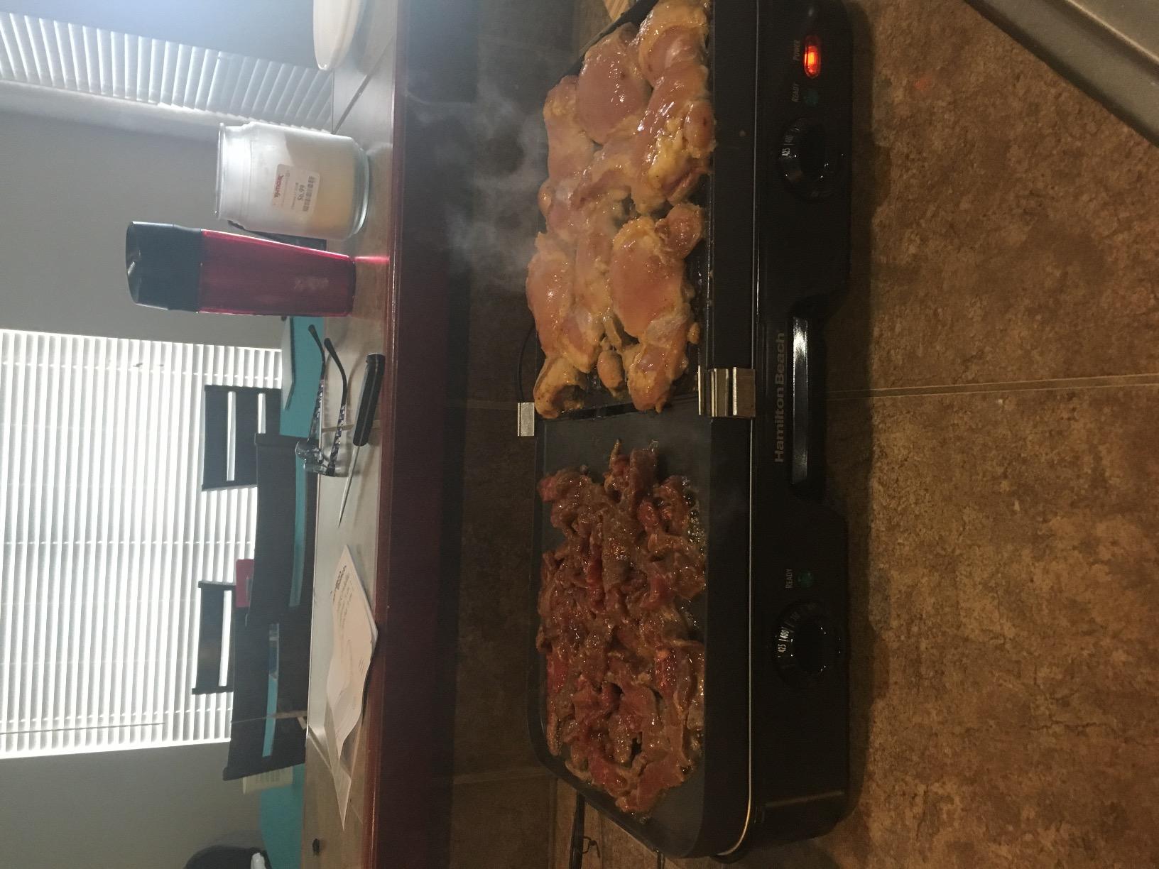 Hamilton Beach 3-in-1 Electric Indoor Grill + Griddle, 8-Serving, Reversible Nonstick Plates, 2 Cooking Zones with Adjustable Temperature (38546), Black customer photo 2