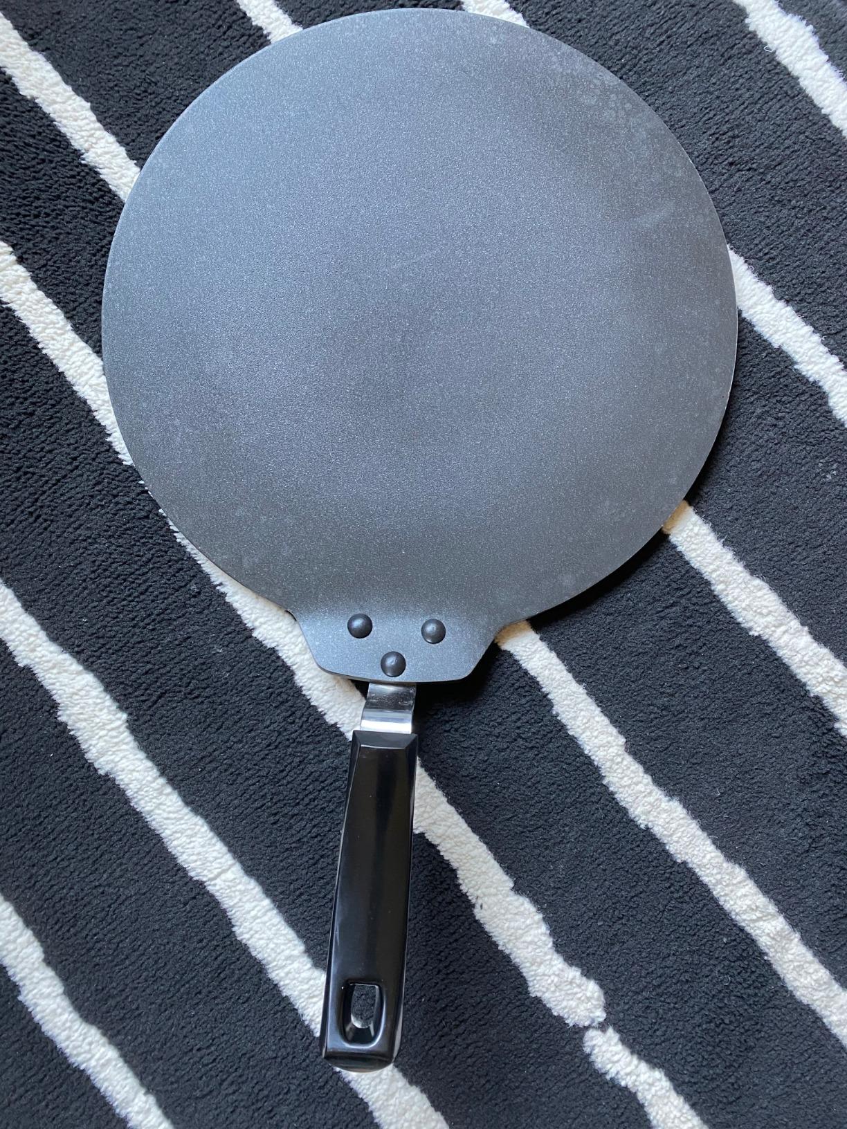 Hawkins Futura Nonstick Dosa Tava, Diameter 33 cm (13 inch), Thickness 4.88 mm customer photo 2