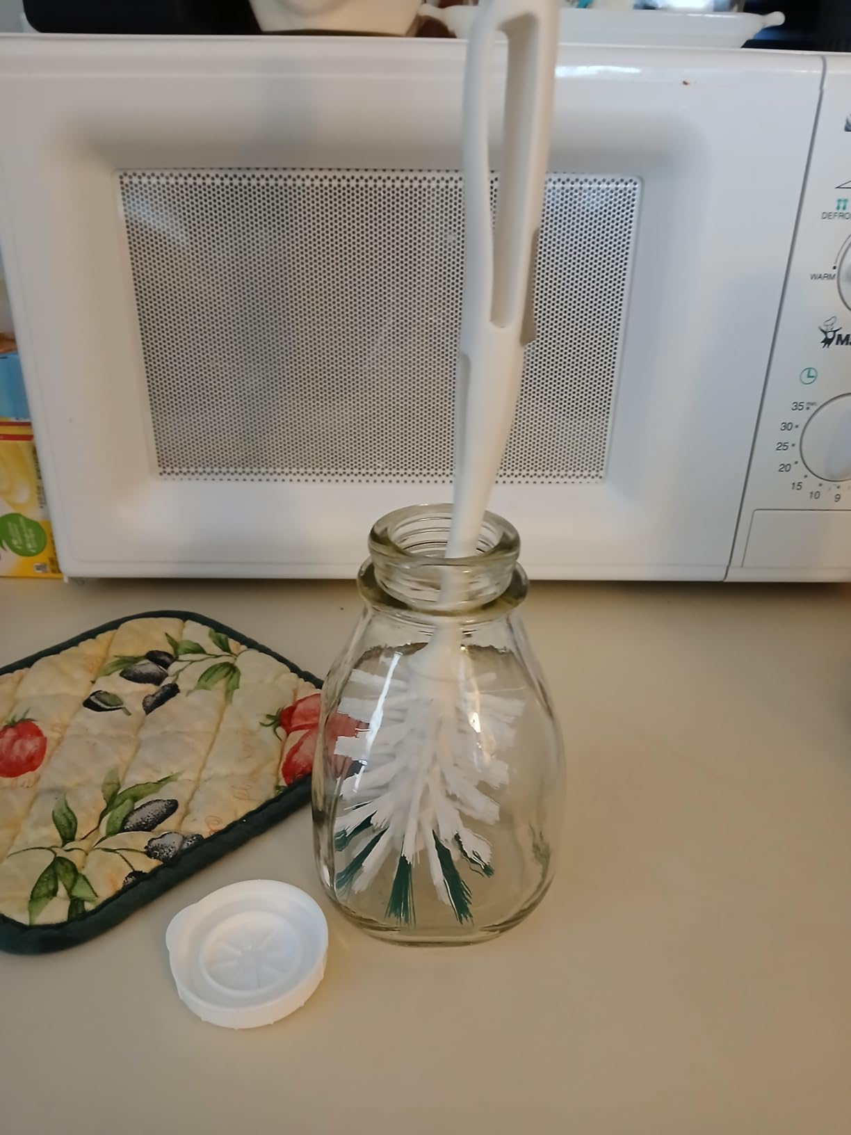 Scotch-Brite Glass and Water Bottle Brush, Long-Lasting, Safe on Glassware, Shaker Bottles, Food Processors, & More, Non-slip handle, Durable, Reusable, Clean in Top Rack of Your Dishwasher customer photo 1
