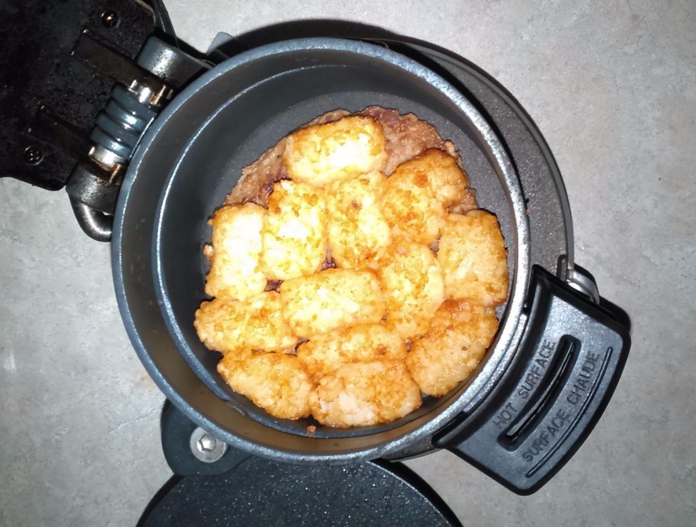 Hamilton Beach Breakfast Sandwich Maker with Egg Cooker Ring, Customize Ingredients, Perfect for English Muffins, Croissants, Mini Waffles, Black (25477) customer photo 2