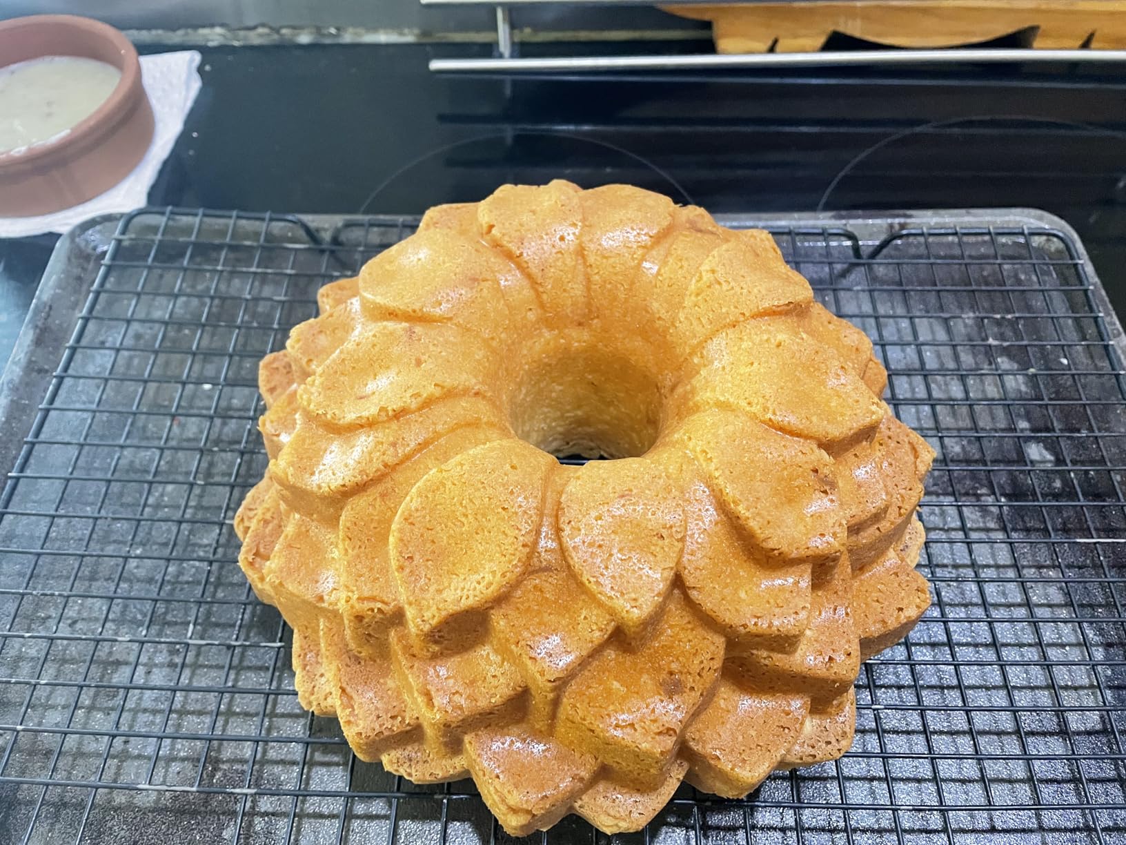 Nordic Ware Blossom Bundt Pan, Toffee customer photo 2
