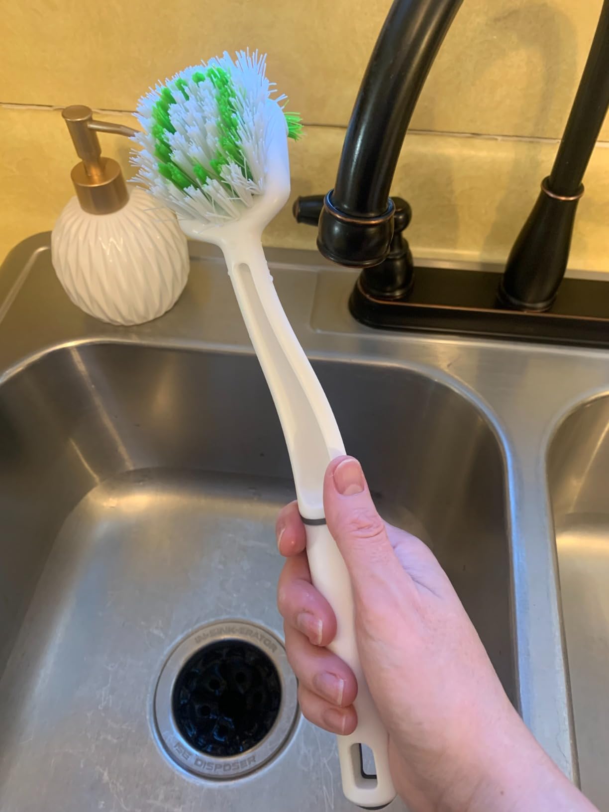 Scotch-Brite Pot + Pan Brush, Durable and Long Lasting Dish Brush with Handle for Scrubbing Stainless Steel, Outdoor Furniture, and Sinks without Scratching, Antimicrobial, and Rinses Clean customer photo 1