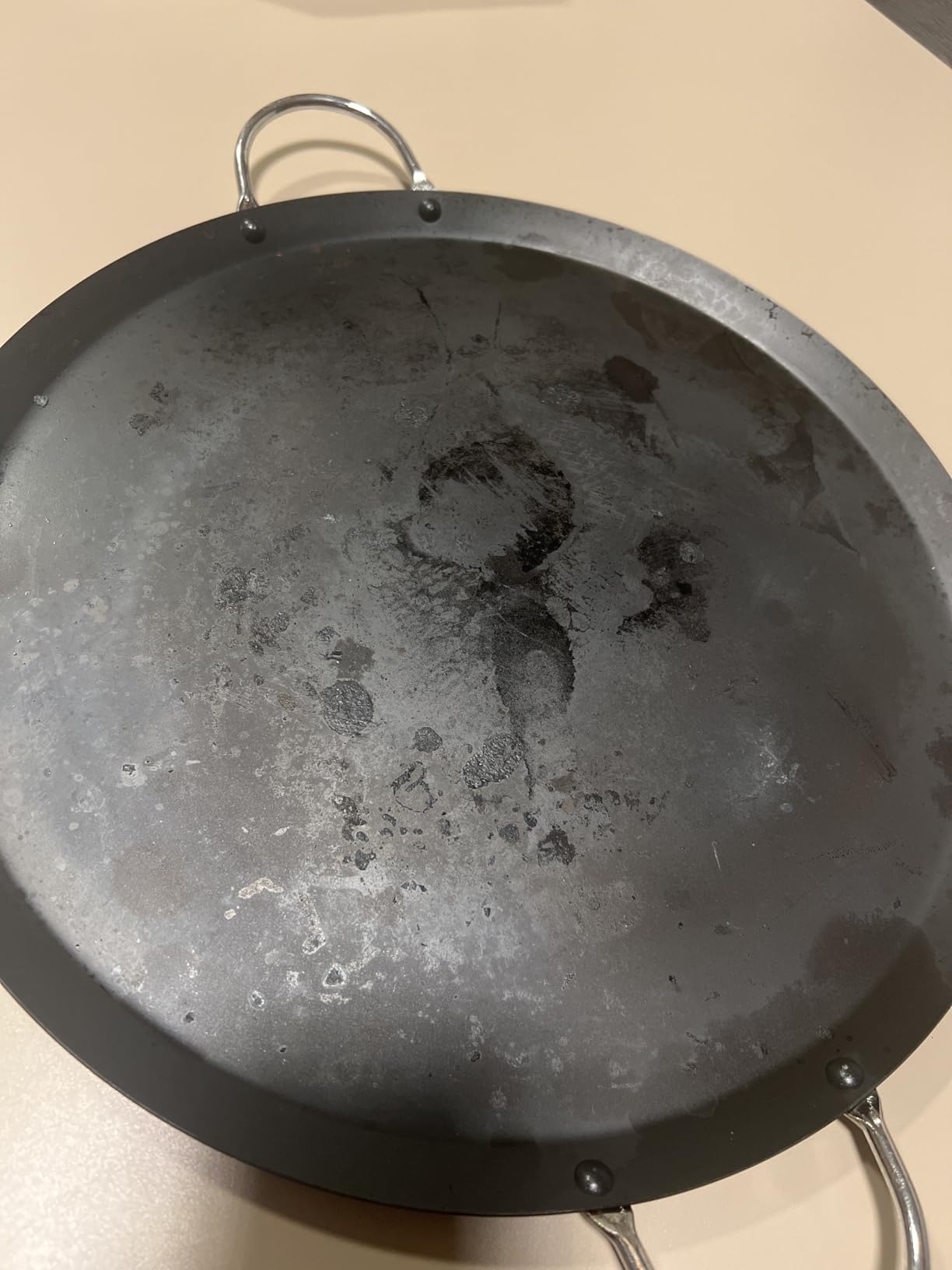 IMUSA 13.5in Carbon Steel Nonstick Round Comal with Metal Handles, Black customer photo 2
