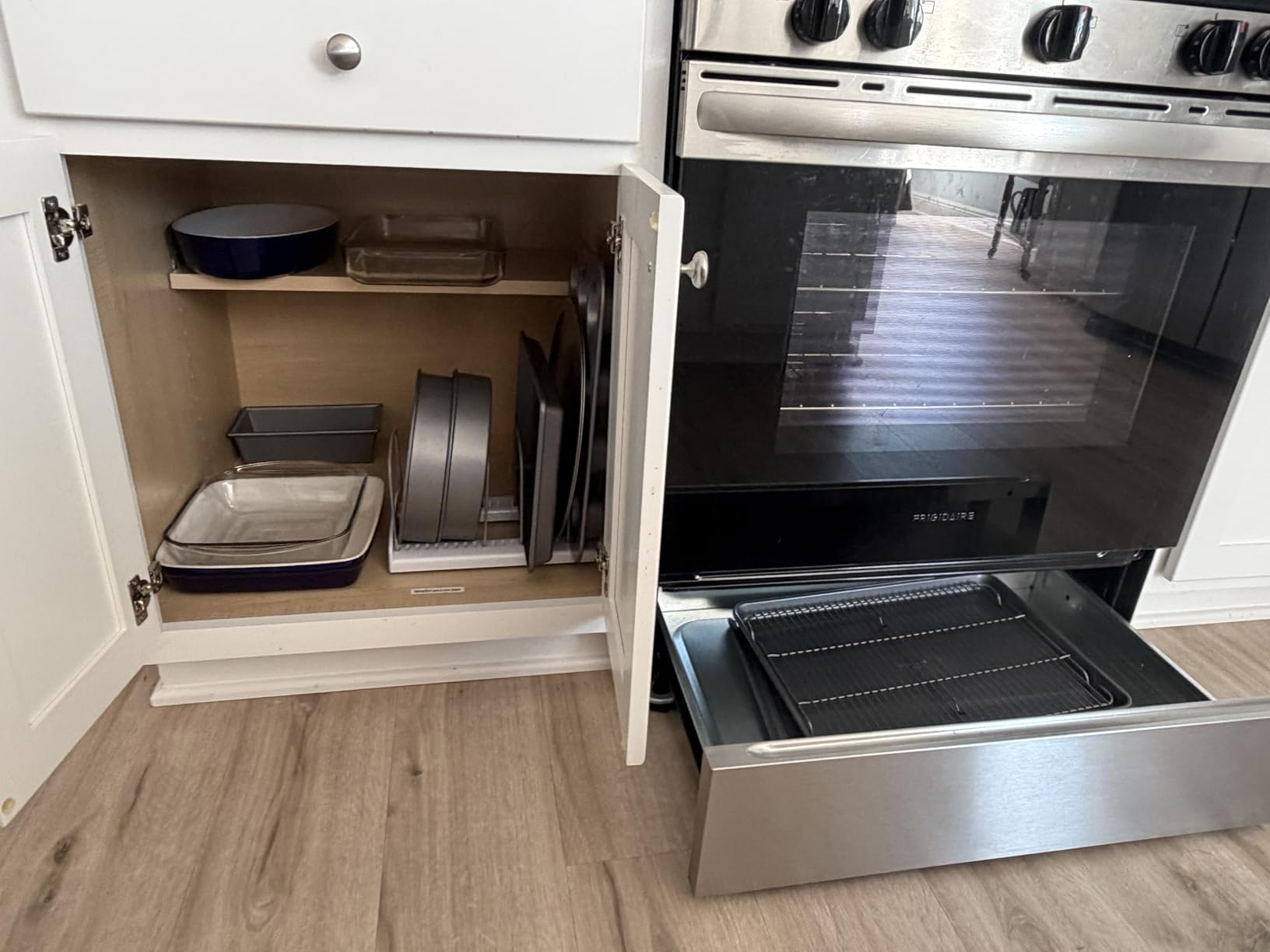 YouCopia StoreMore Bakeware Rack with Tall Steel Wires, Adjustable Pan and Lid Organizer customer photo 1