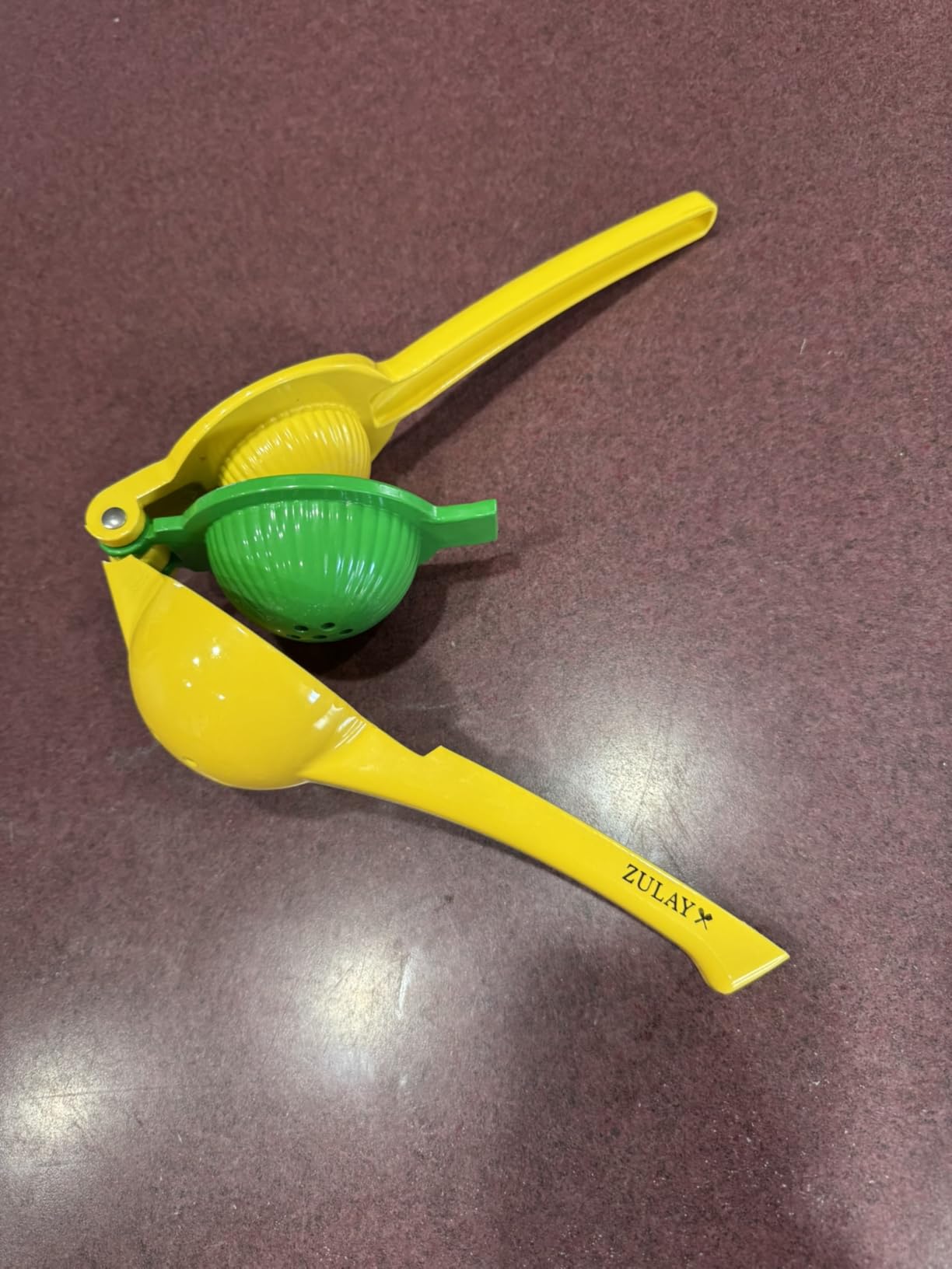 Zulay Kitchen Metal 2-in-1 Lemon Squeezer - Sturdy Max Extraction Hand Juicer Lemon Squeezer Gets Every Last Drop - Easy to Clean Manual Citrus Juicer - Easy-Use Lemon Juicer Squeezer - Yellow/Green customer photo 1