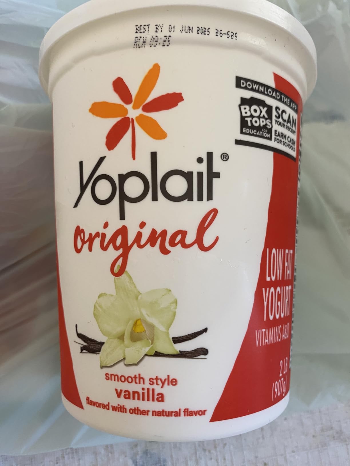 Yoplait Original Smooth Style Vanilla Low Fat Yogurt Tub, 32 oz customer photo 1