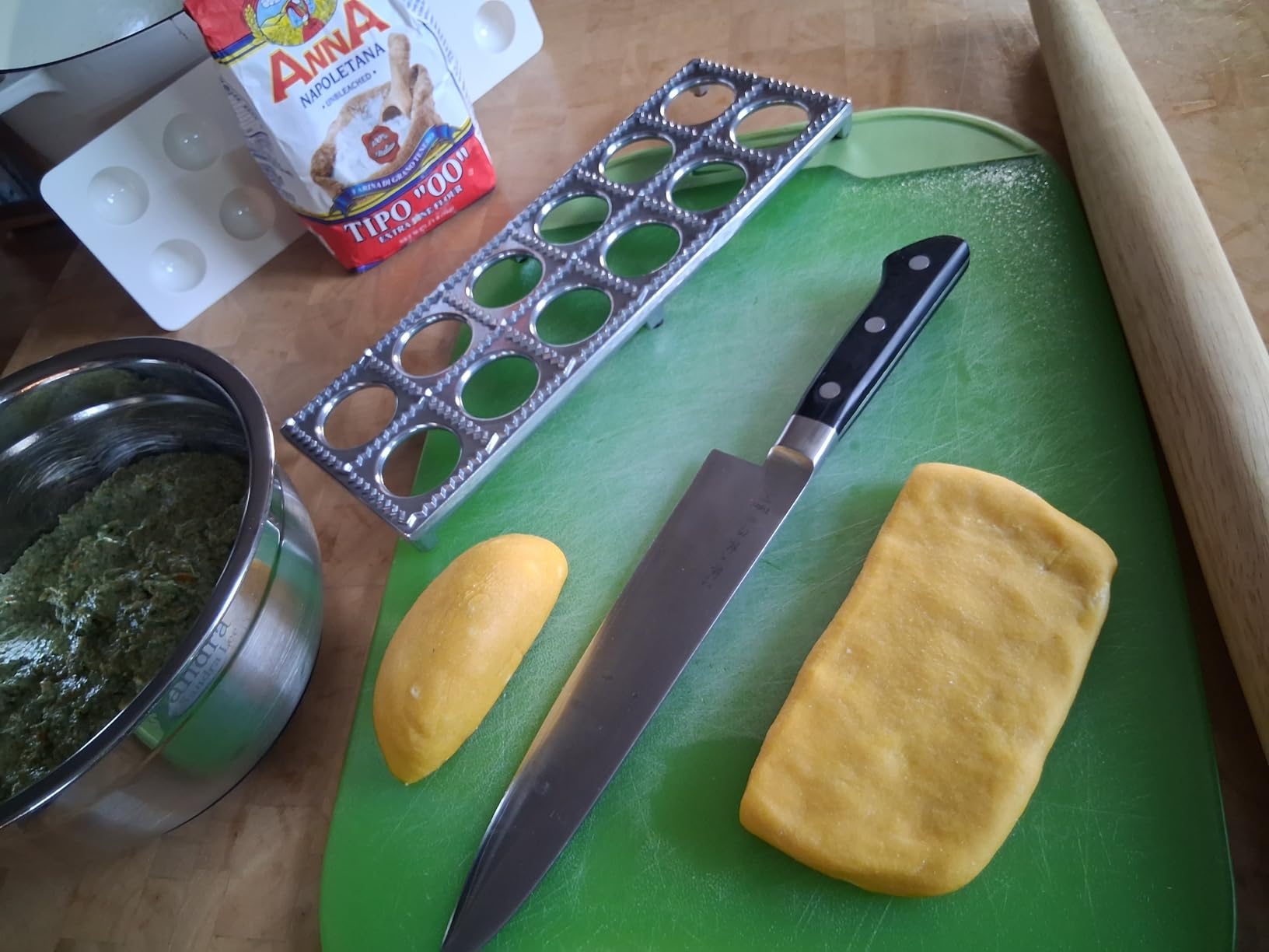 Bellemain Ravioli Maker Press | Pelmeni Mold, Pierogi Press, Potsticker Meat Pie Dumpling Maker, Ravioli Stamp Pasta Making Kit, Pasta Making Tools, Ravioli Press Mold | Makes 12 Ravioli, 1.5