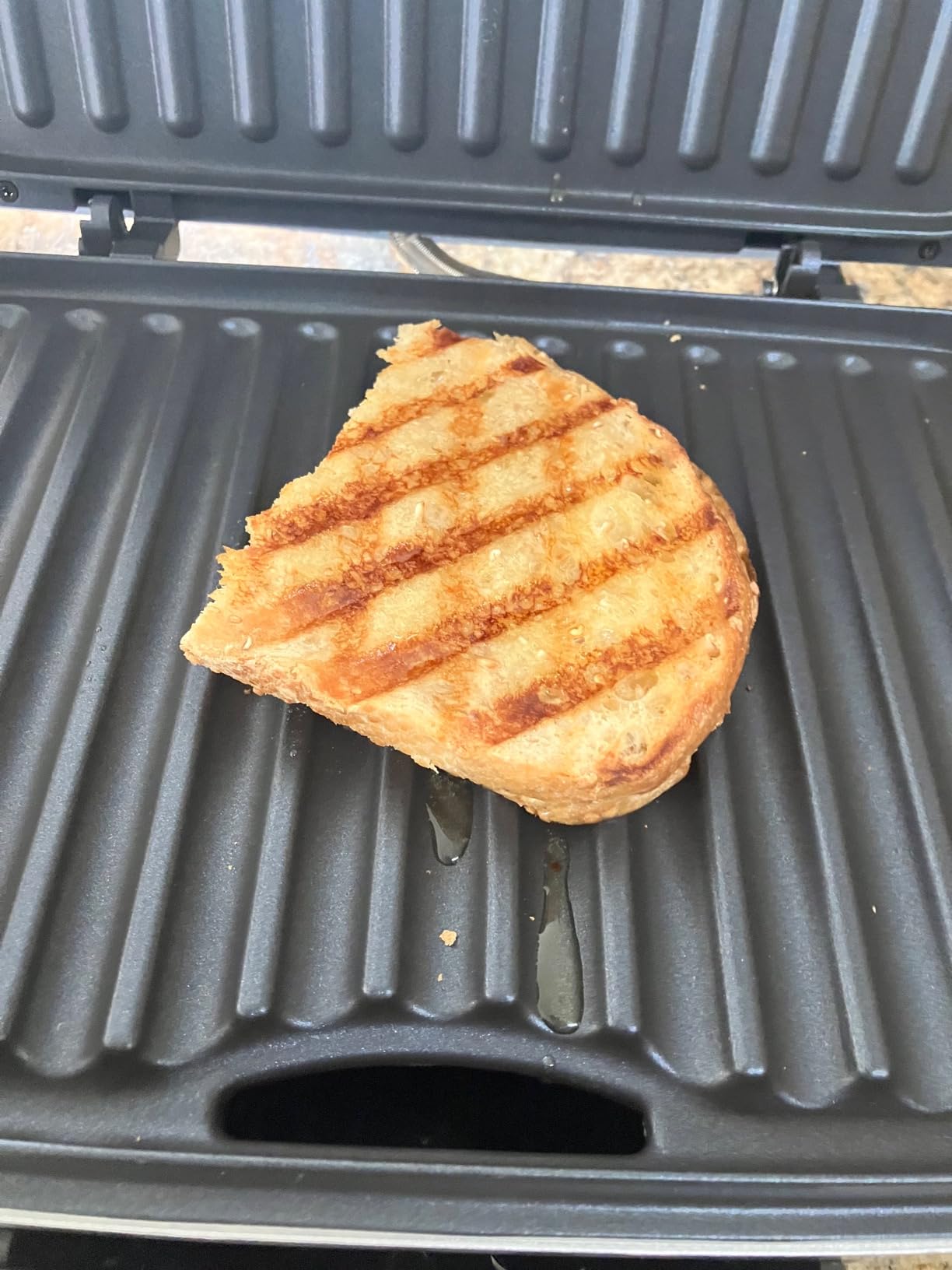 Hamilton Beach Electric Indoor Grill, 6-Serving, Large 90 sq. in. Nonstick Easy Clean Plates, Floating Hinge for Thicker Foods, 1200 Watts, 6.38