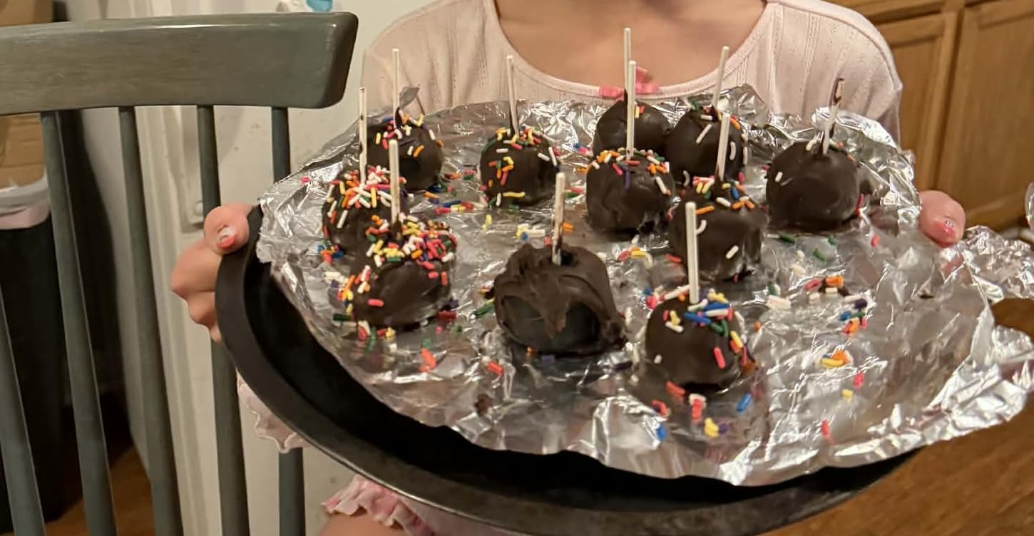 Baketivity DIY Cake Pop Baking Kit for Kids - Premeasured Ingredients, Decorating Supplies customer photo 1