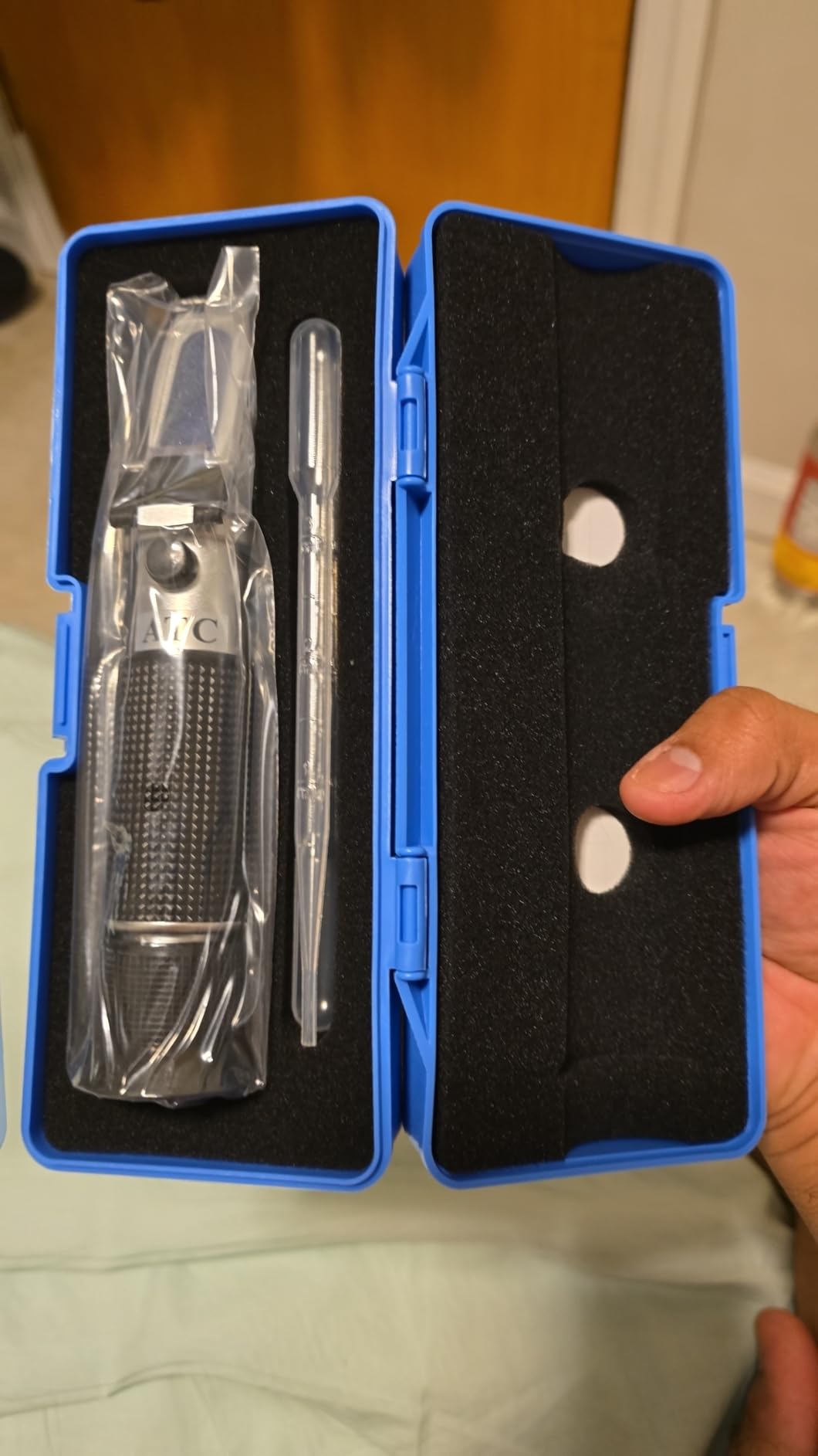Brix Refractometer with ATC, Dual Scale - Specific Gravity & Brix, Hydrometer in Wine Making and Beer Brewing, Homebrew Kit customer photo 1
