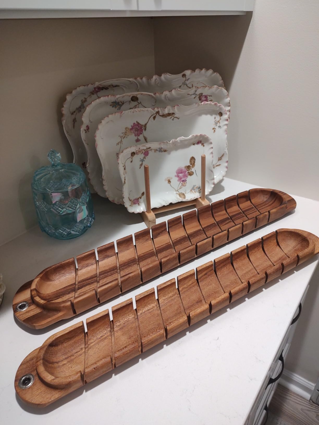 Ironwood Gourmet Nesting Bread Cutting Board with Crumb Catcher, 10.25 x 14.75 x 0.75 inches customer photo 1