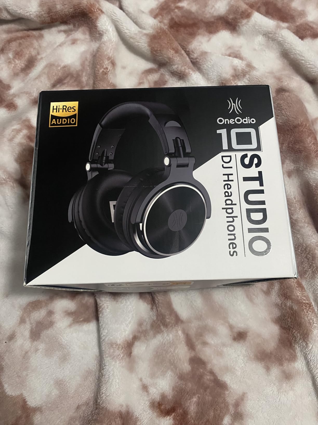 OneOdio Wired Over Ear Headphones Hi-Res Studio Monitor & Mixing DJ Stereo Headsets with 50mm Drivers and 1/4 to 3.5mm Jack for AMP Computer Recording Podcast Keyboard Guitar Laptop - Black customer photo 2