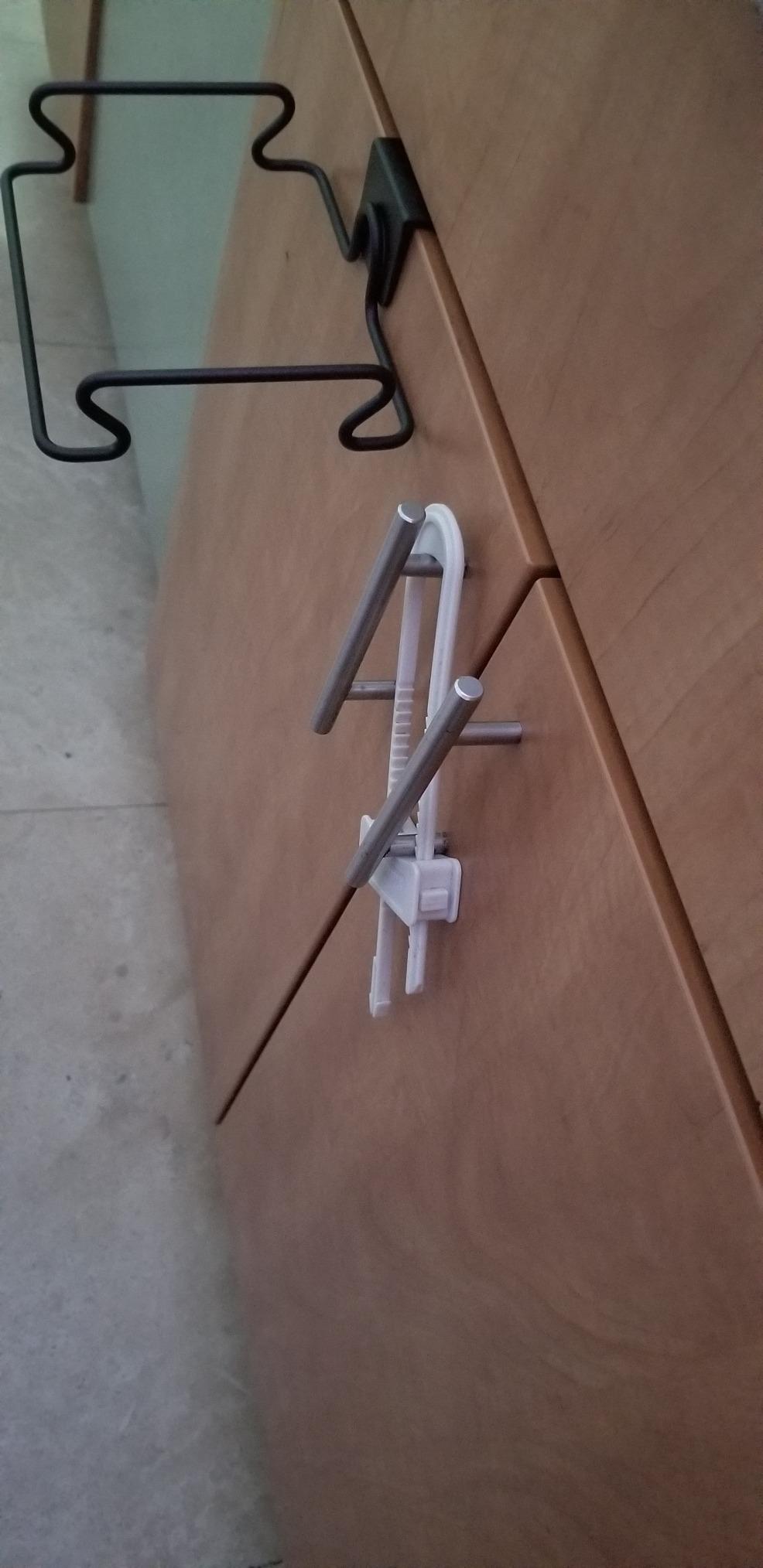 InterDesign Classico Over Cabinet Plastic Bag Holder - Storage Organizer for Kitchen, Bronze customer photo 2