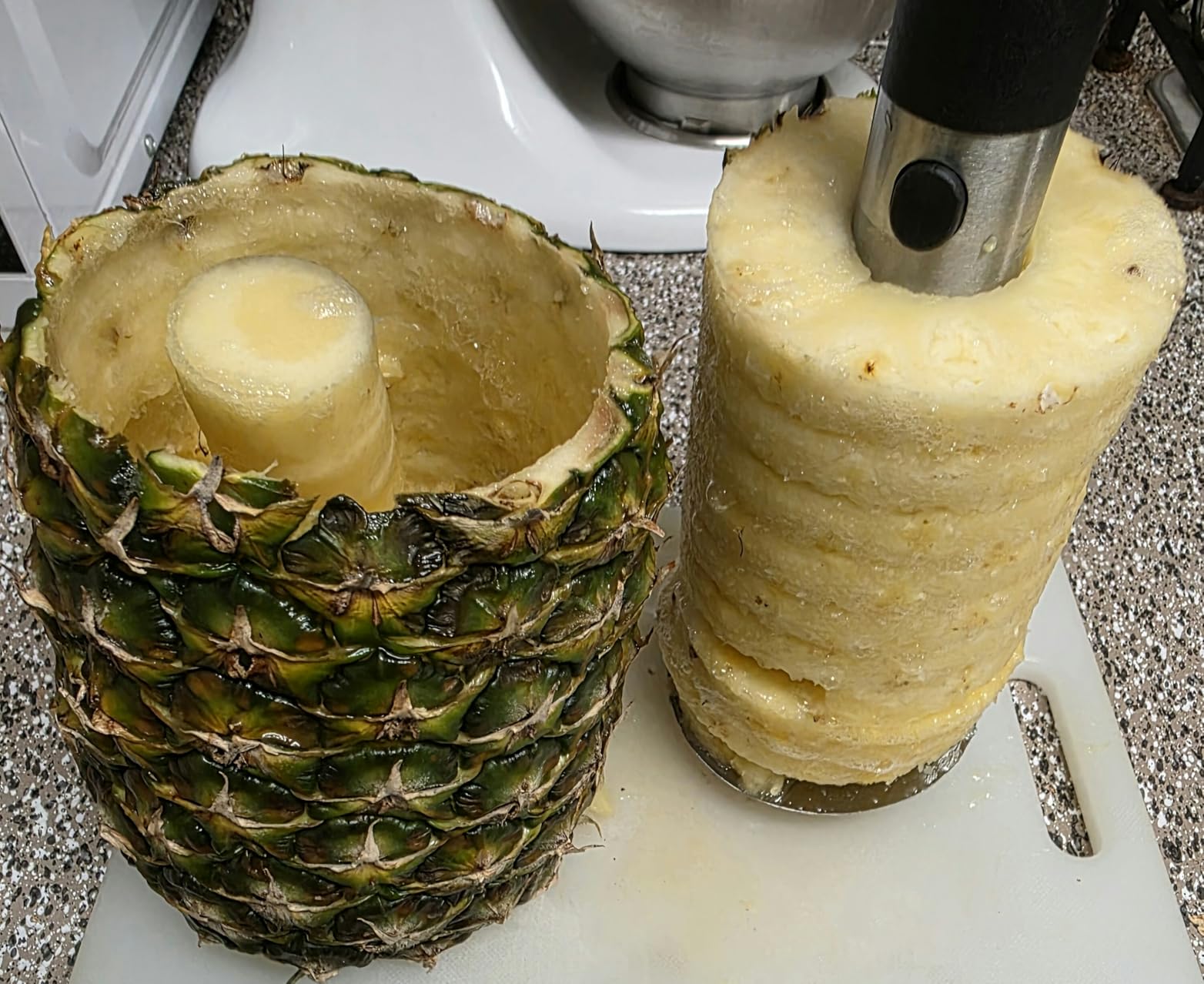 Newness Premium Pineapple Corer, [Upgraded, Reinforced, Thicker Blade] Stainless Steel Pineapple Core Remover Tool for Home & Kitchen with Sharp Blade for Diced Fruit Rings customer photo 1