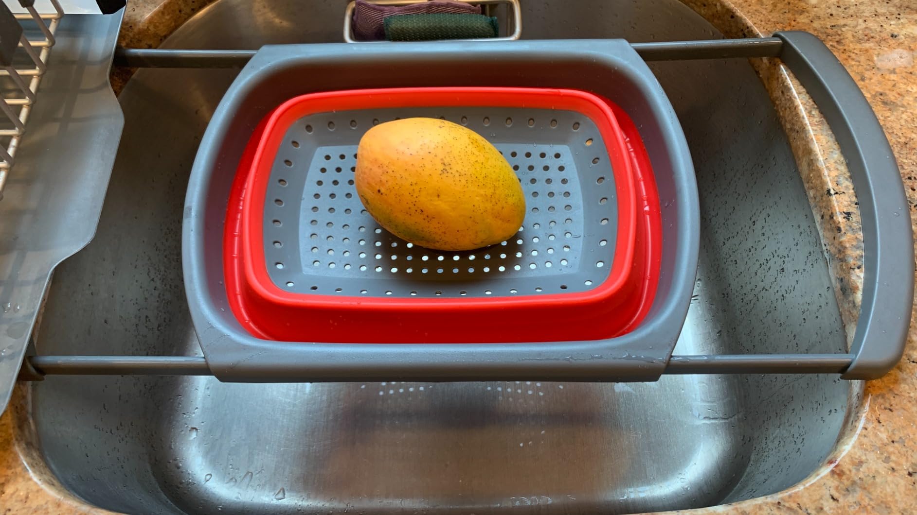 Qimh Colander Collapsible, Over The Sink Vegetable Fruit Strainer Basket (6 Quart) with Extendable Handles customer photo 1