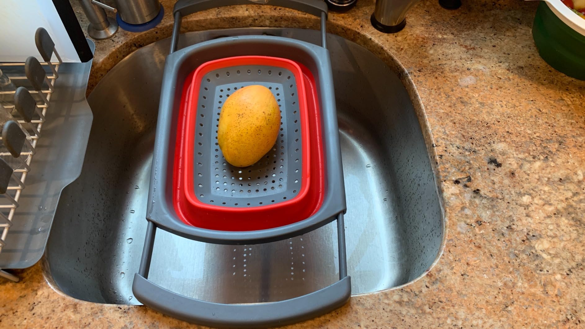 Qimh Colander Collapsible, Over The Sink Vegetable Fruit Strainer Basket (6 Quart) with Extendable Handles customer photo 2