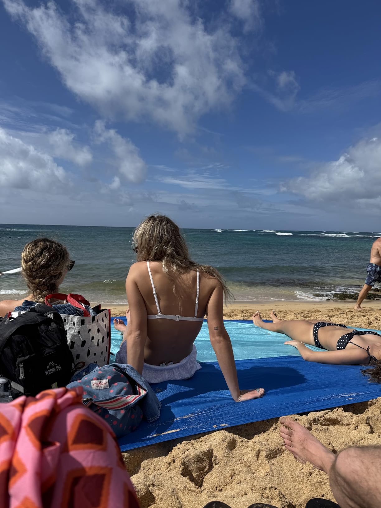WEKAPO Beach Blanket Sandproof Waterproof, Extra Large Beach Mat, Oversized & Compact Sand Free, Quick Drying Beach Essentials for Vacation, Cruise, Picnic & Camping with Stakes customer photo 1