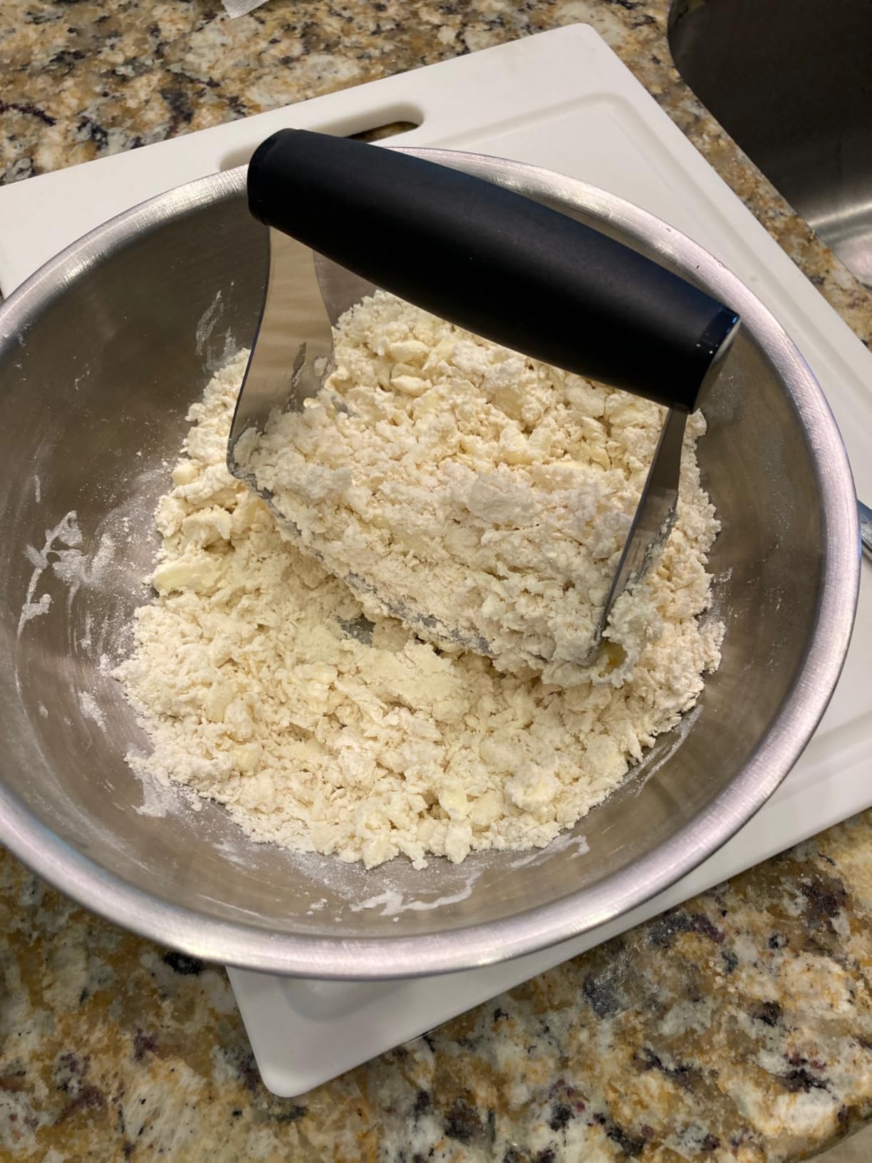 Spring Chef Dough Blender For Baking, Heavy Duty Dough Cutter Tool, Stainless Steel Pastry Cutter Tool with Sharp & Sturdy Blades, Pastry Blender for Easy Mixing, Dishwasher Safe - XL Size - Black customer photo 2